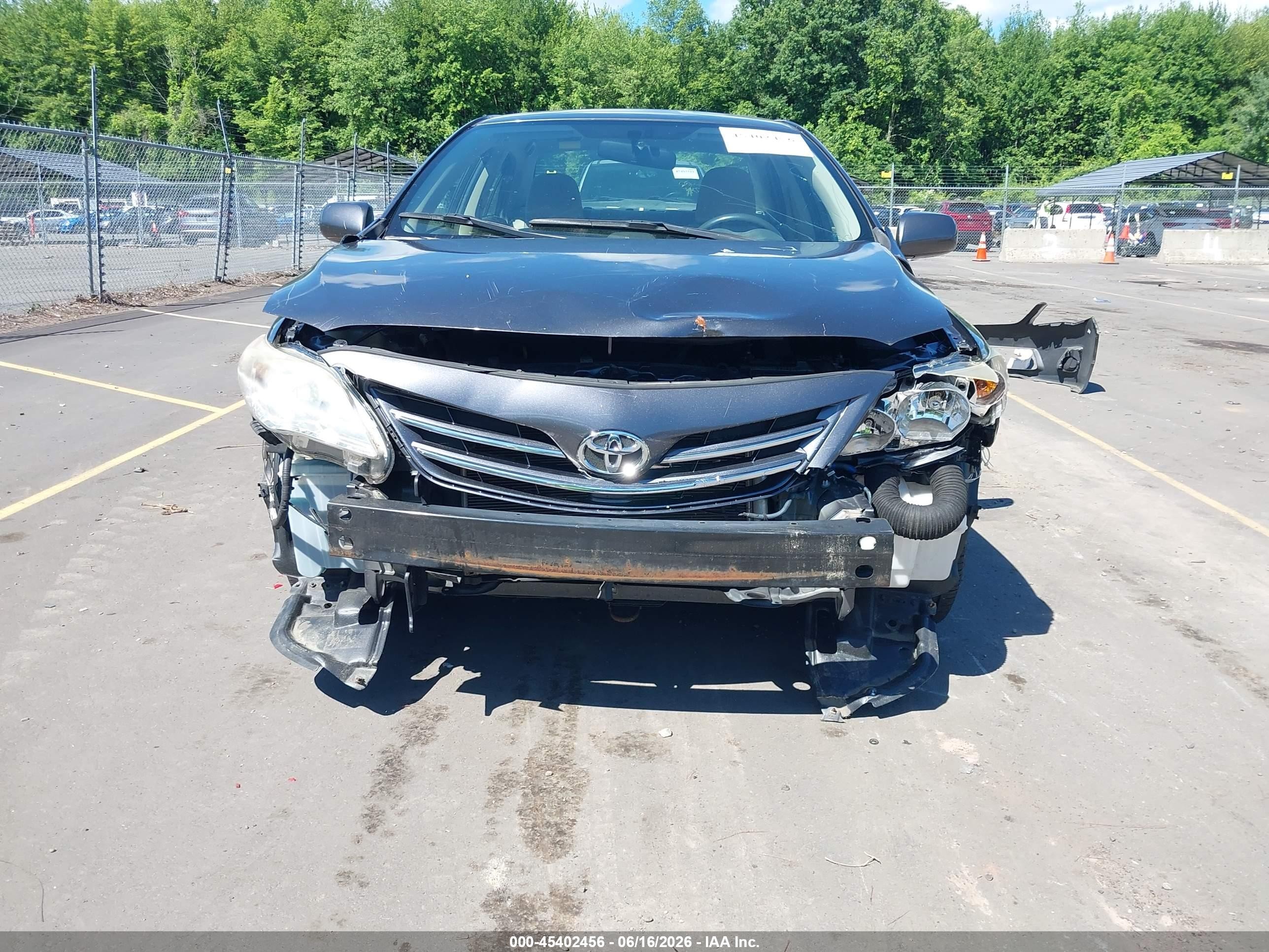 2013 Toyota Corolla Le Gray vin: JTDBU4EE0DJ114671
