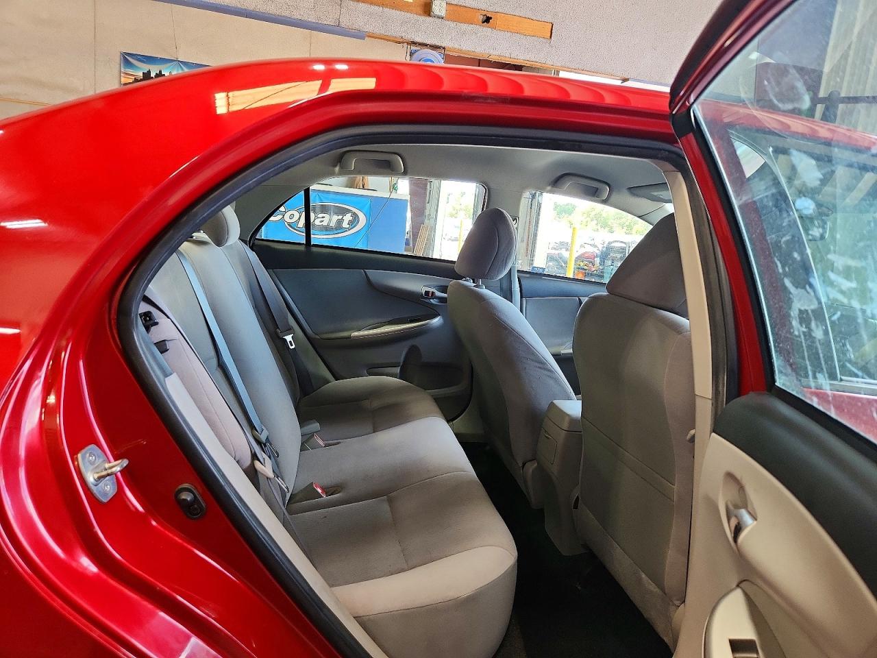 2013 Toyota Corolla Le Red vin: JTDBU4EE0DJ116713