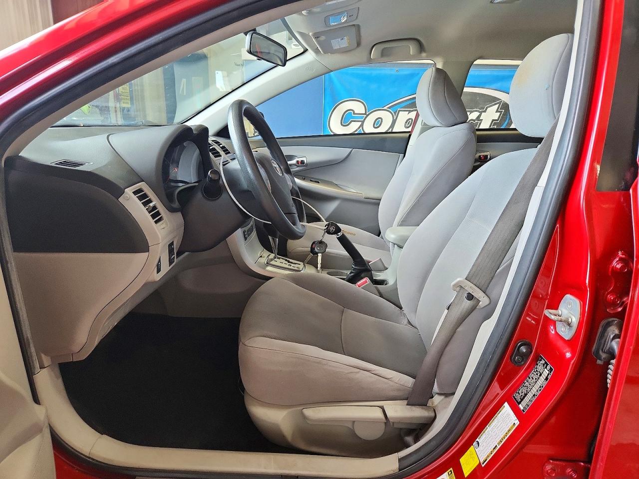 2013 Toyota Corolla Le Red vin: JTDBU4EE0DJ116713
