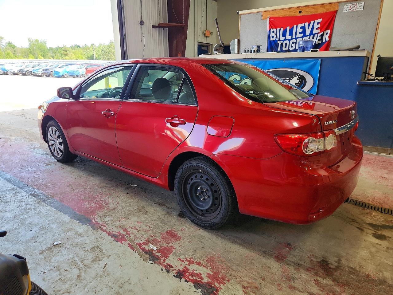 2013 Toyota Corolla Le Red vin: JTDBU4EE0DJ116713