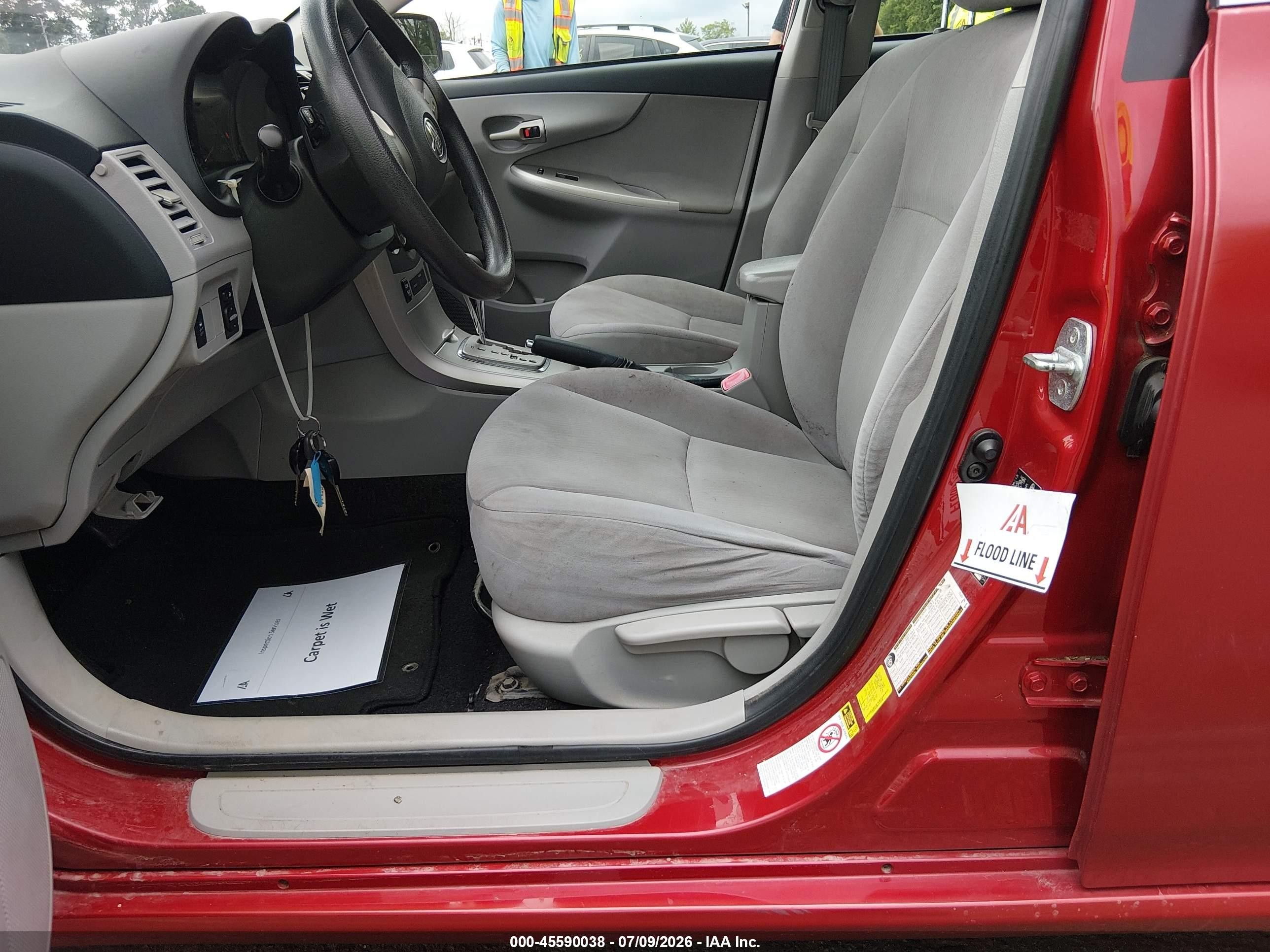 2013 Toyota Corolla Le Red vin: JTDBU4EE0DJ116940