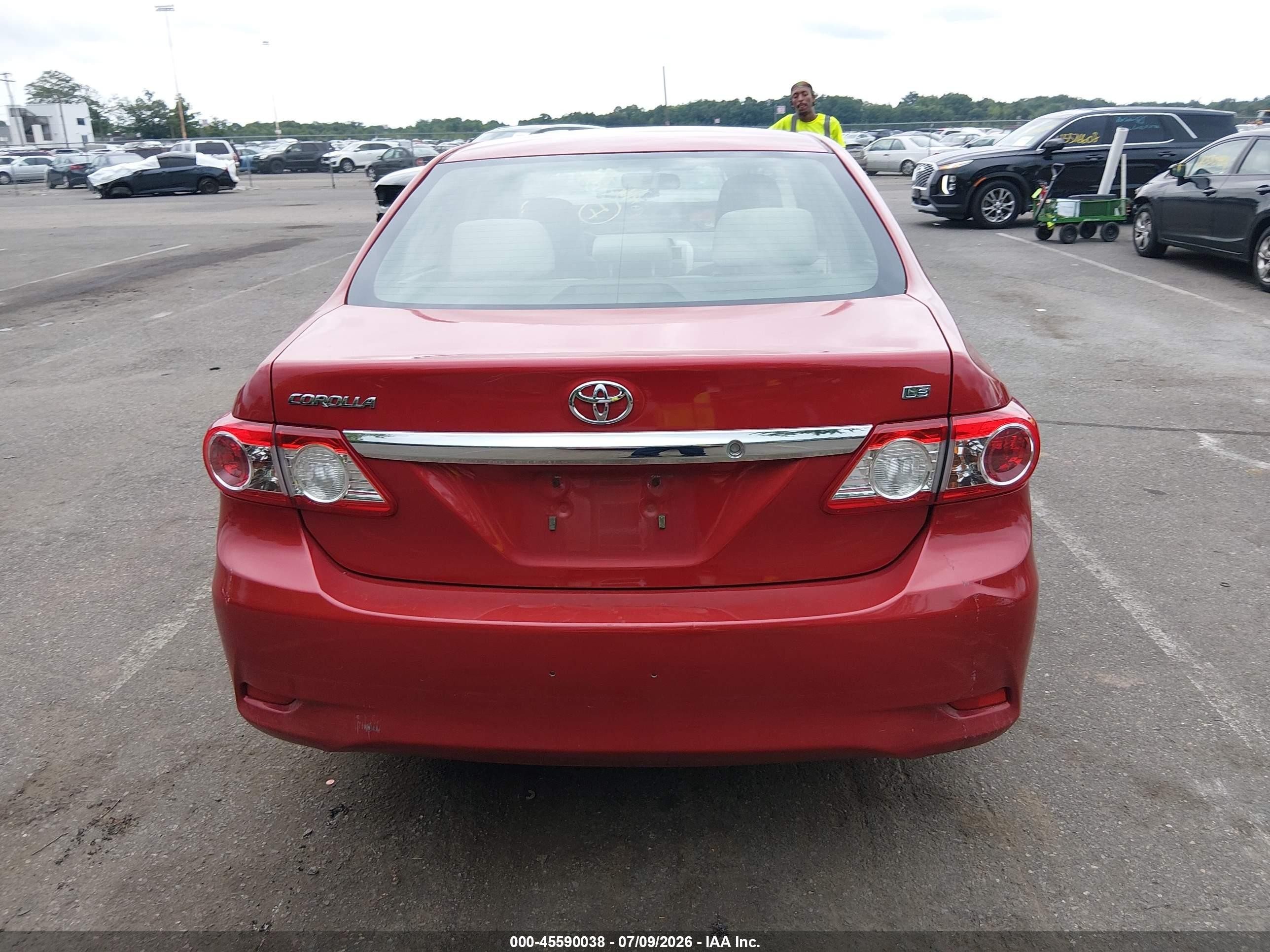 2013 Toyota Corolla Le Red vin: JTDBU4EE0DJ116940