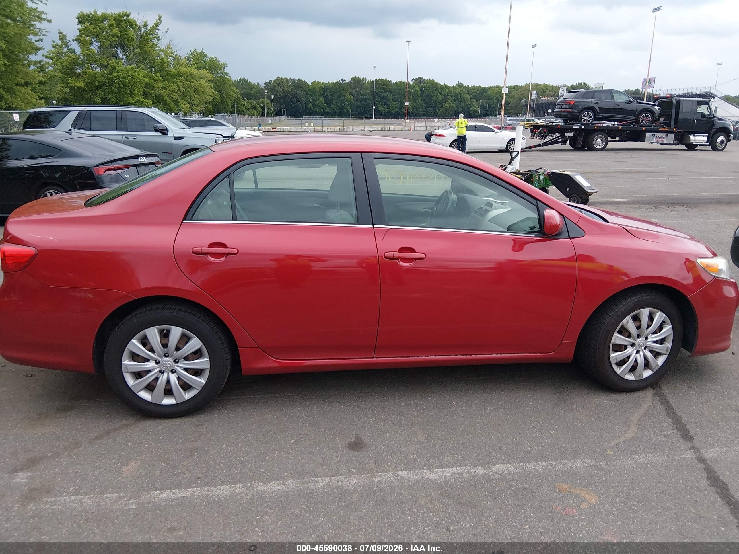2013 Toyota Corolla Le Red vin: JTDBU4EE0DJ116940