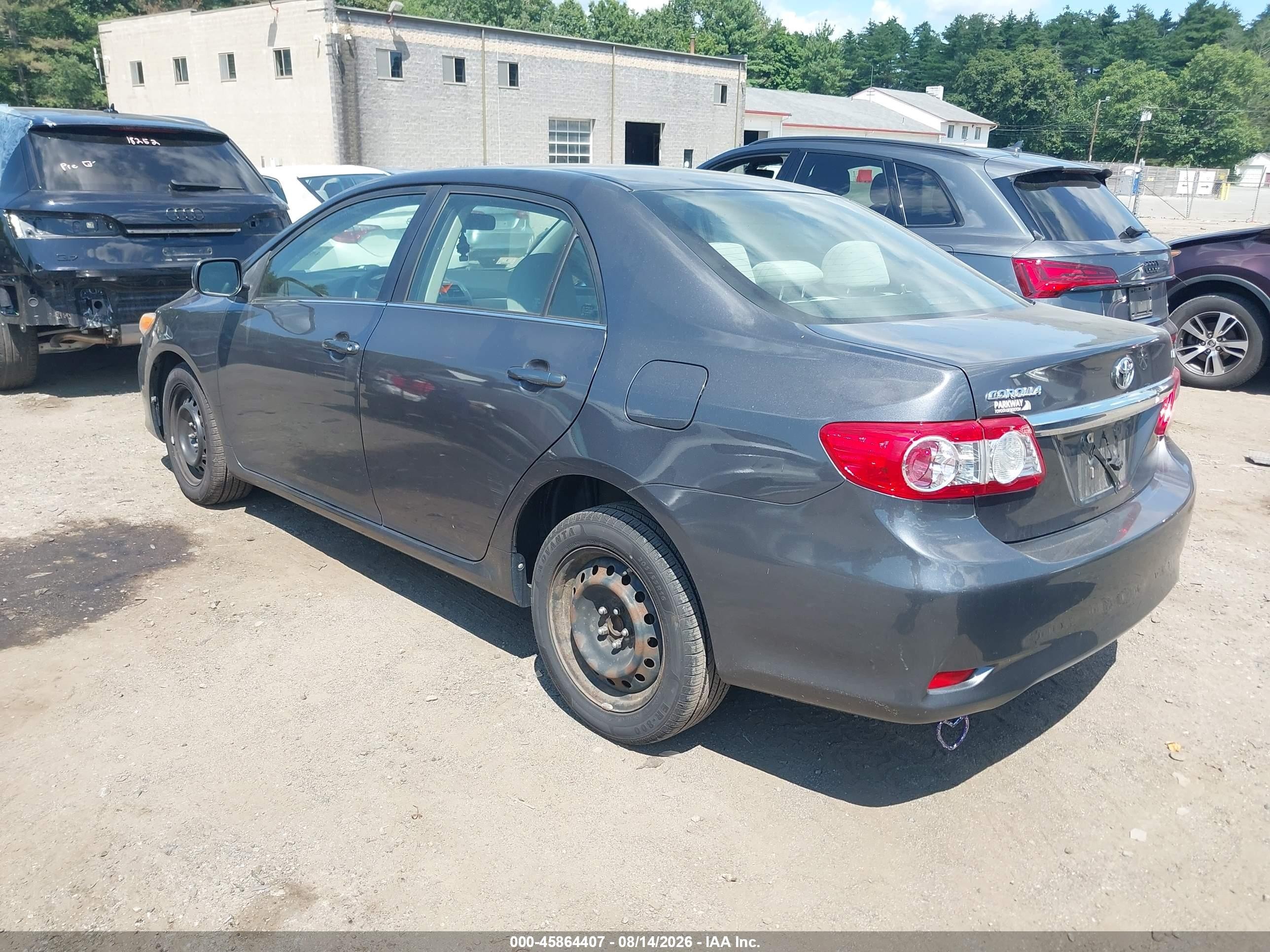 2013 Toyota Corolla Le Gray vin: JTDBU4EE0DJ117795