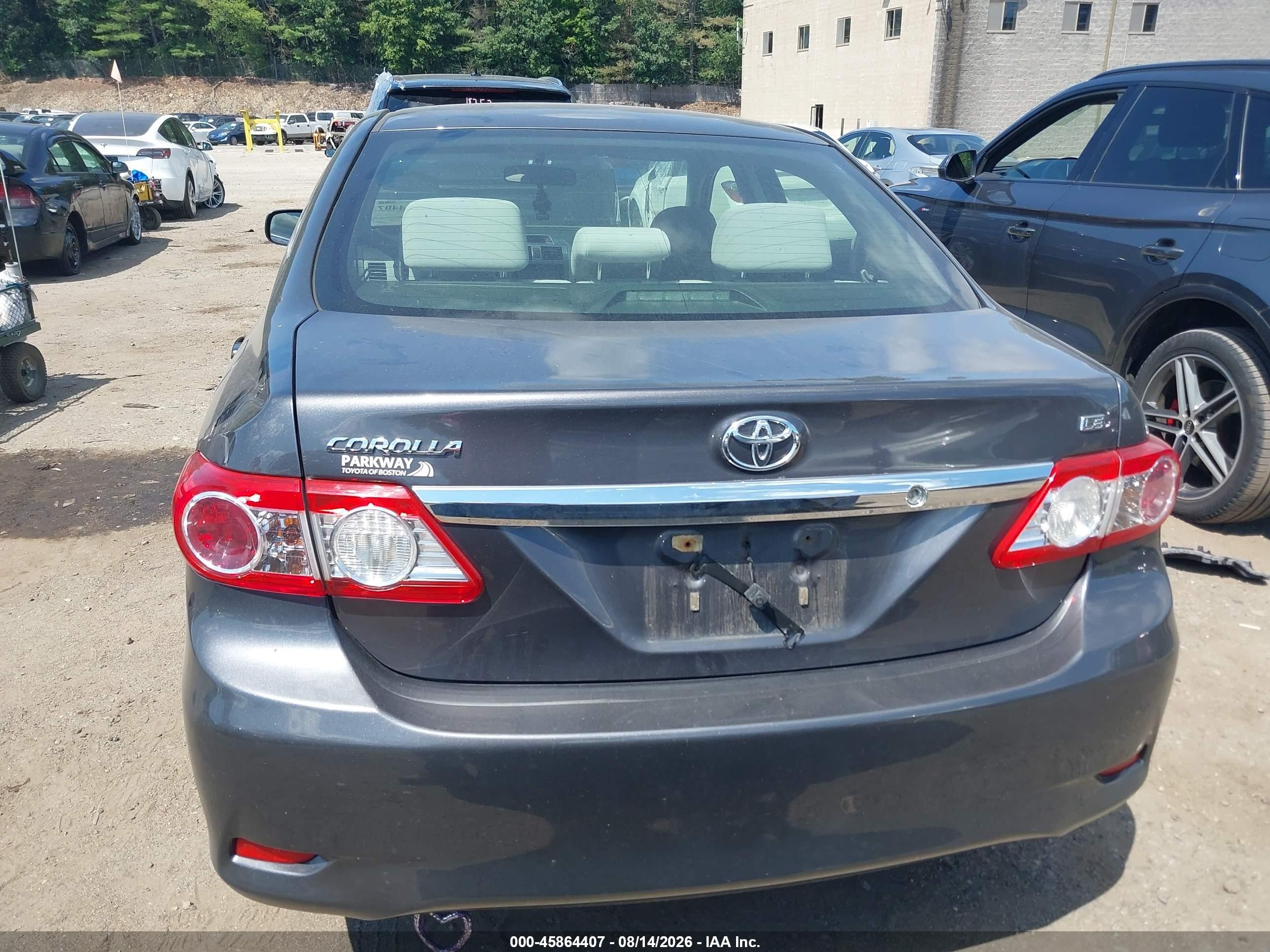 2013 Toyota Corolla Le Gray vin: JTDBU4EE0DJ117795