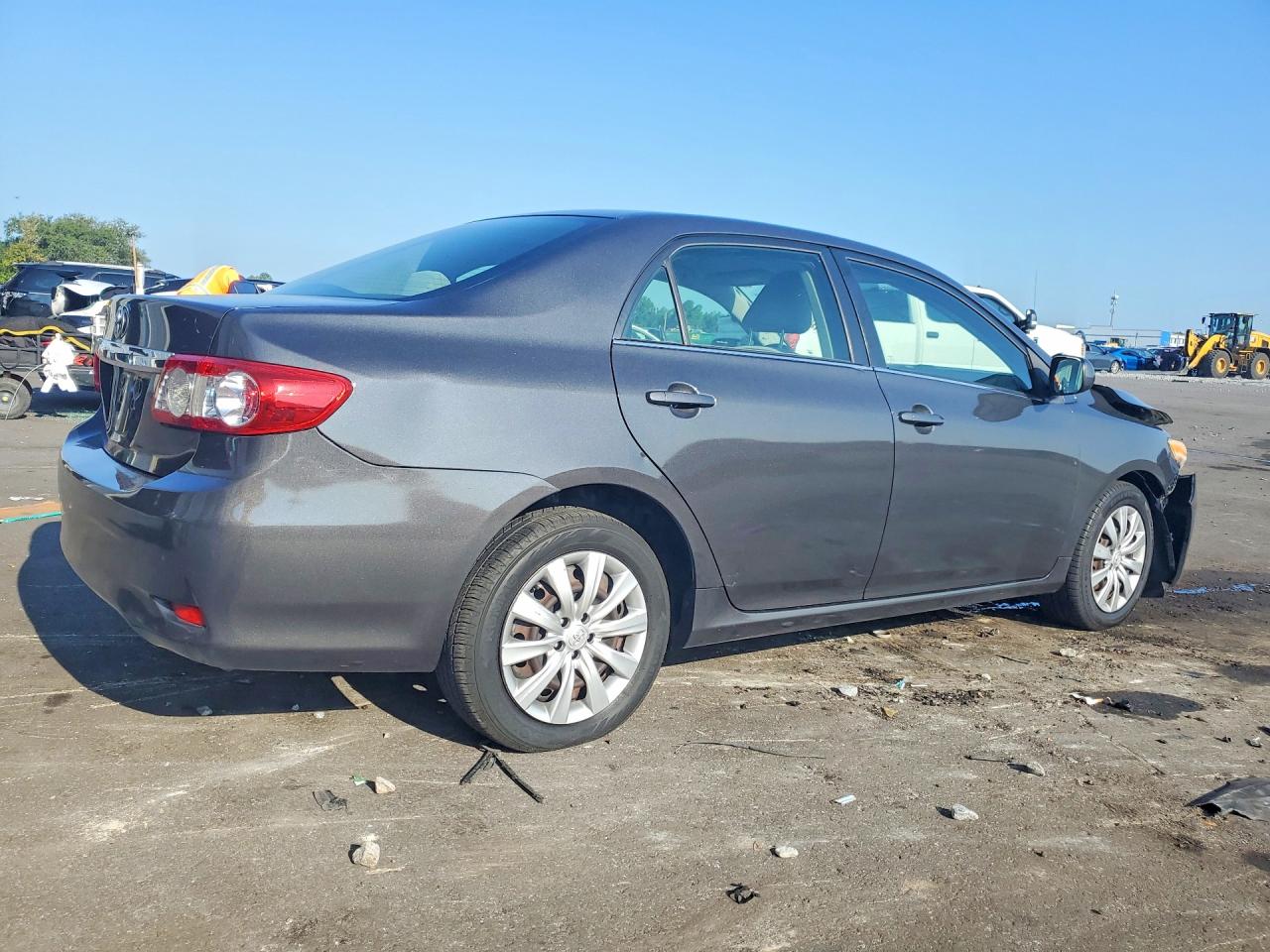 2013 Toyota Corolla Le Gray vin: JTDBU4EE0DJ120938
