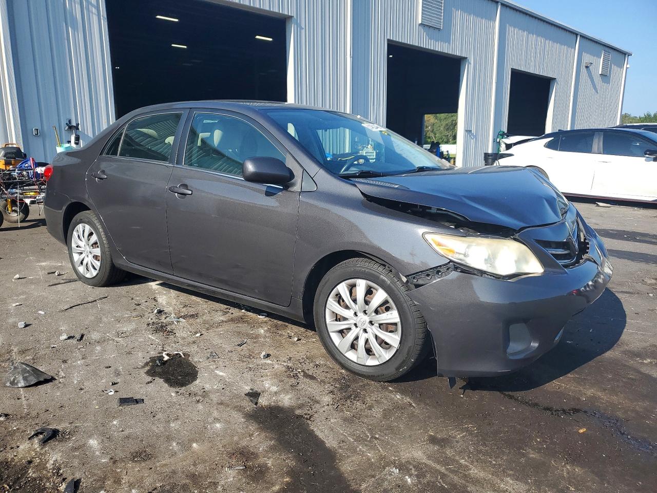 2013 Toyota Corolla Le Gray vin: JTDBU4EE0DJ120938