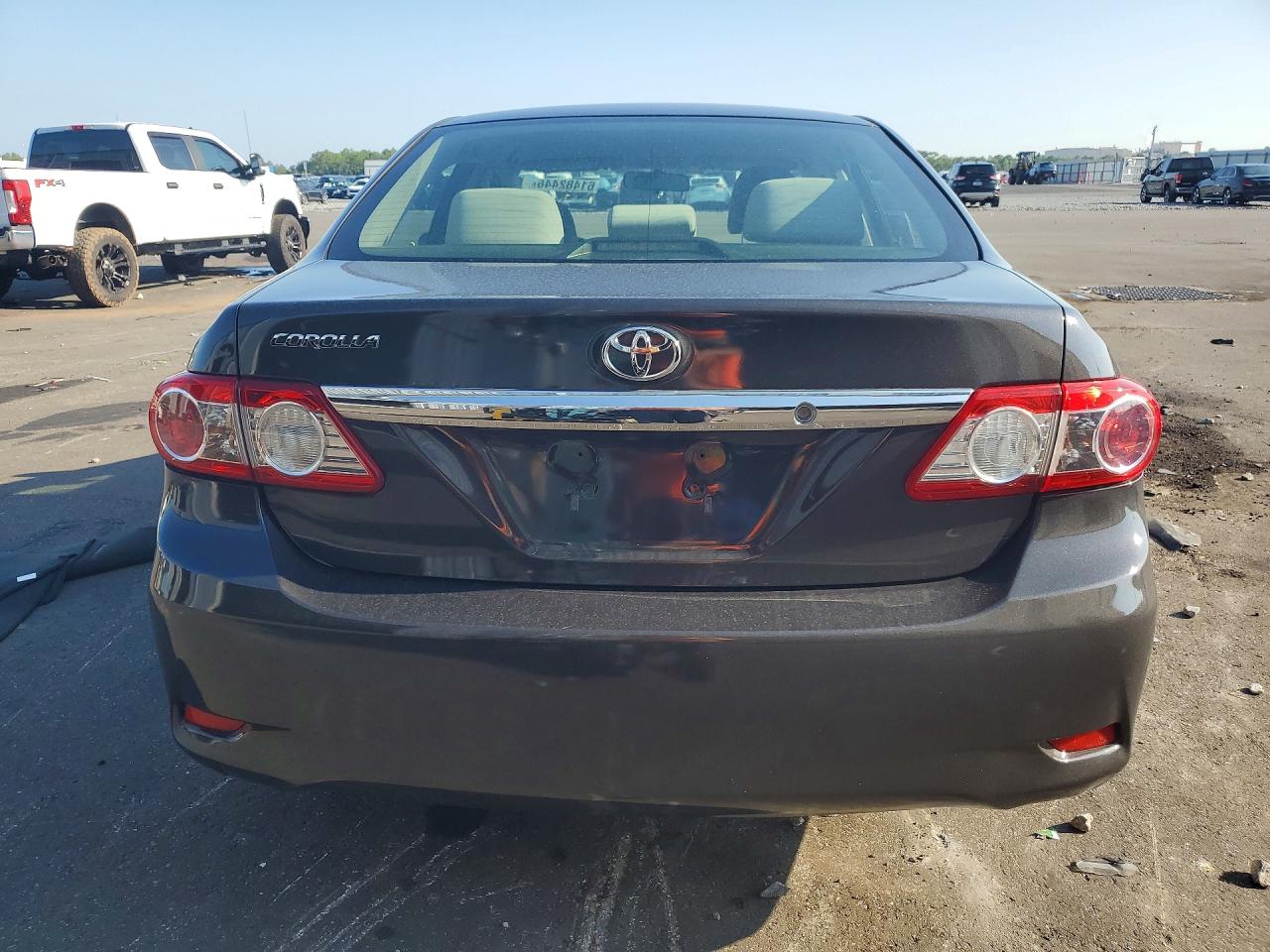 2013 Toyota Corolla Le Gray vin: JTDBU4EE0DJ120938