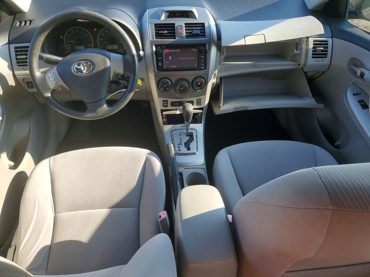 2013 Toyota Corolla Le Gray vin: JTDBU4EE0DJ120938