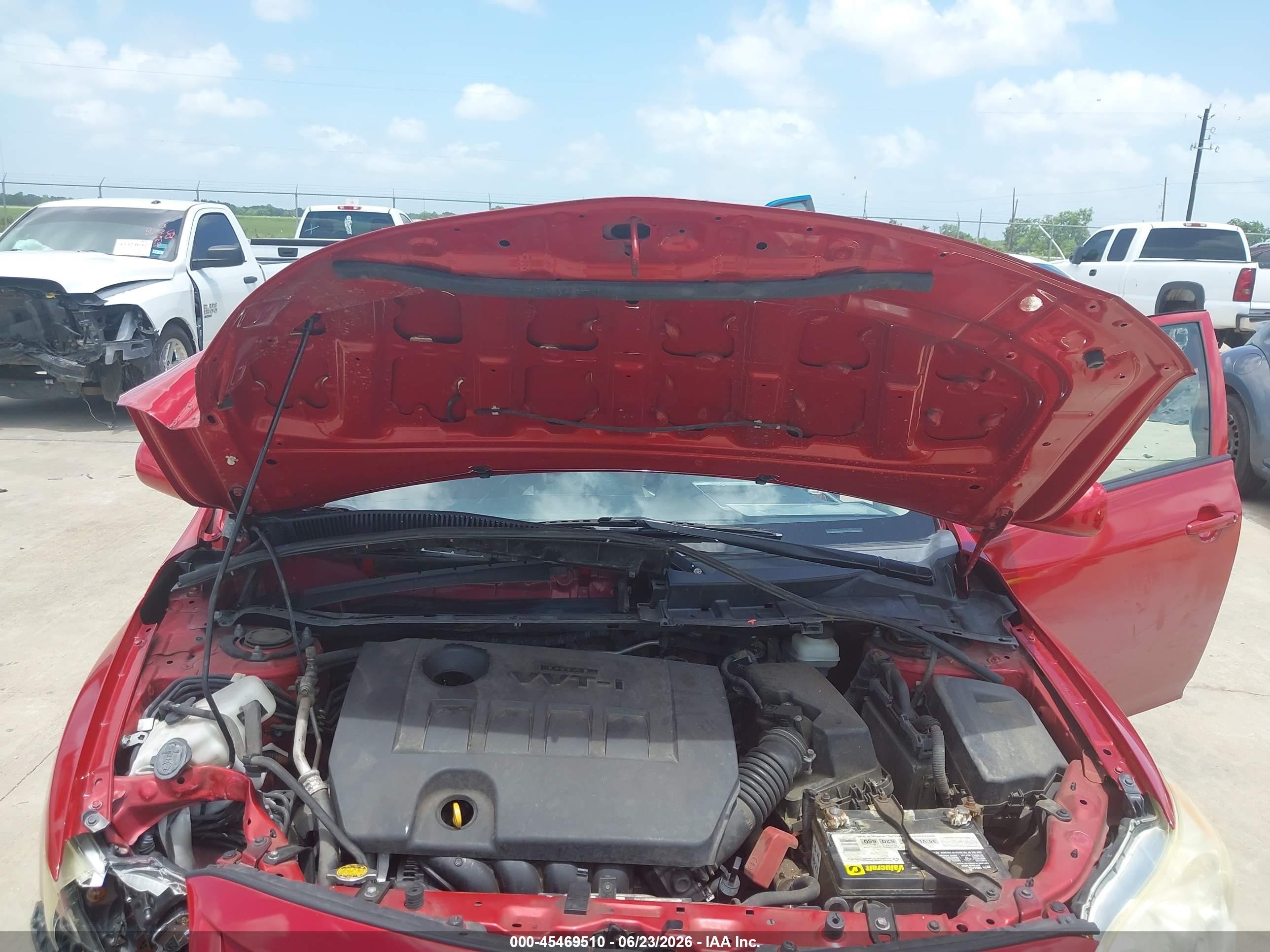 2013 Toyota Corolla L Red vin: JTDBU4EE0DJ123080