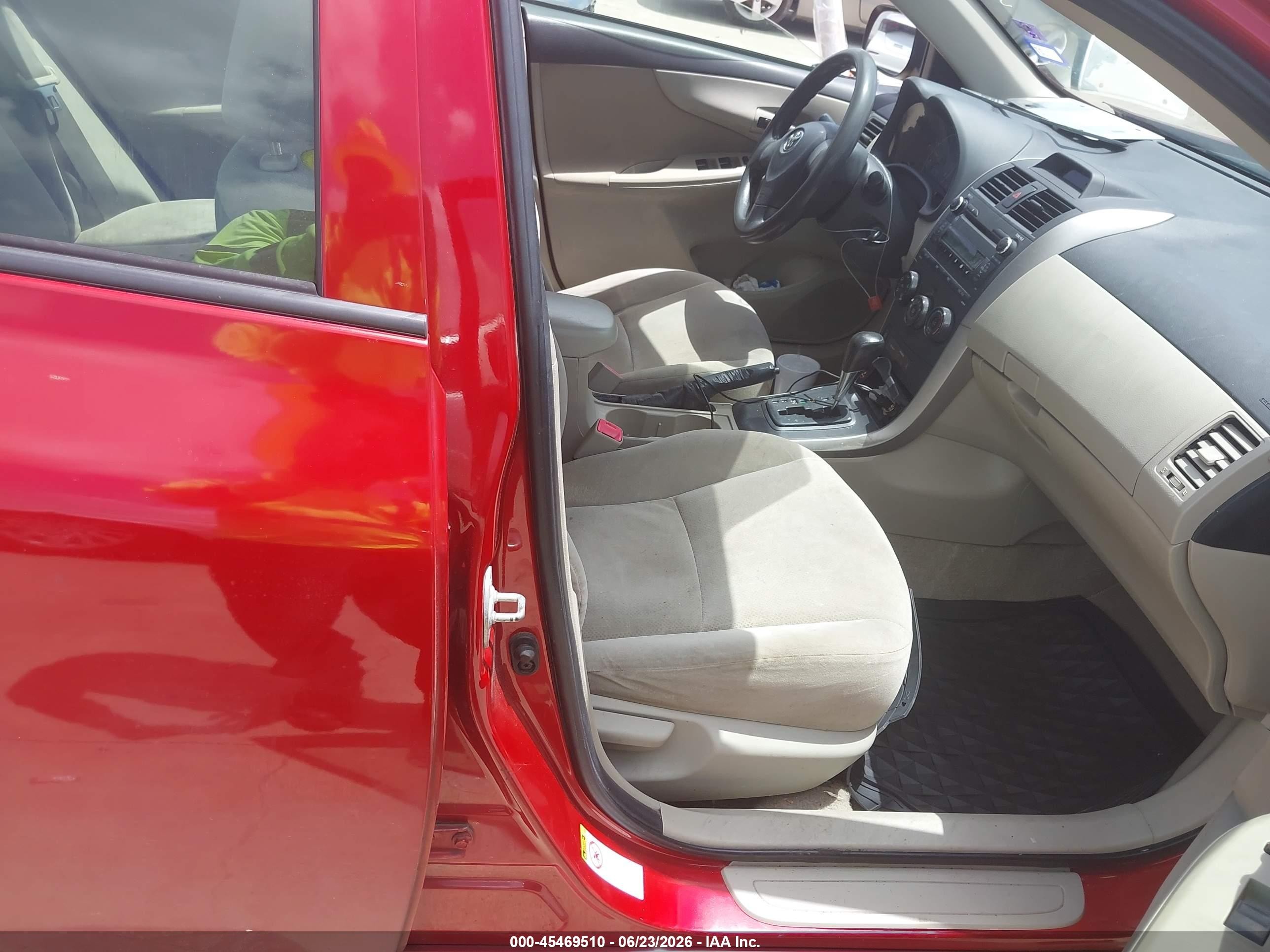 2013 Toyota Corolla L Red vin: JTDBU4EE0DJ123080