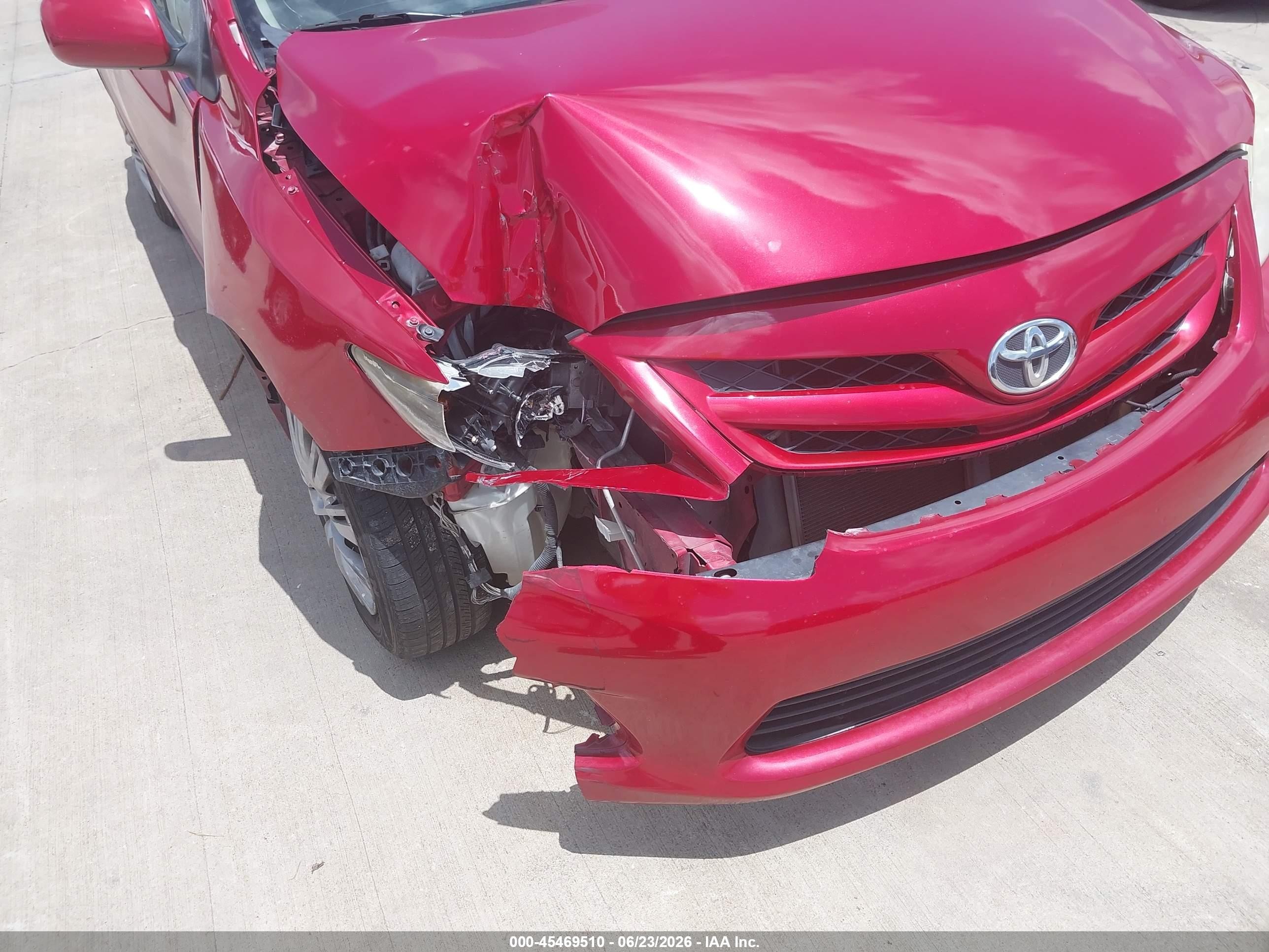 2013 Toyota Corolla L Red vin: JTDBU4EE0DJ123080