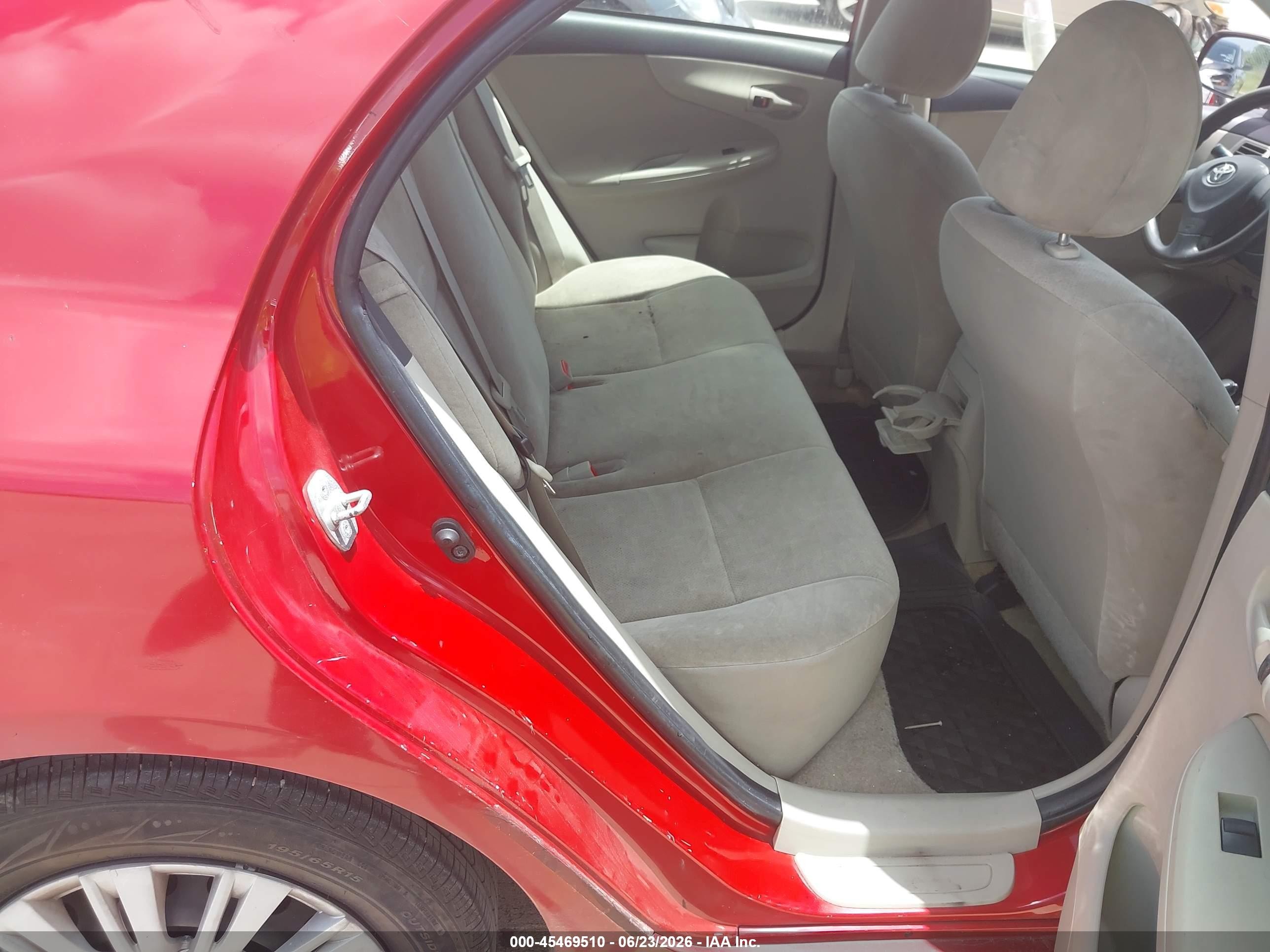 2013 Toyota Corolla L Red vin: JTDBU4EE0DJ123080