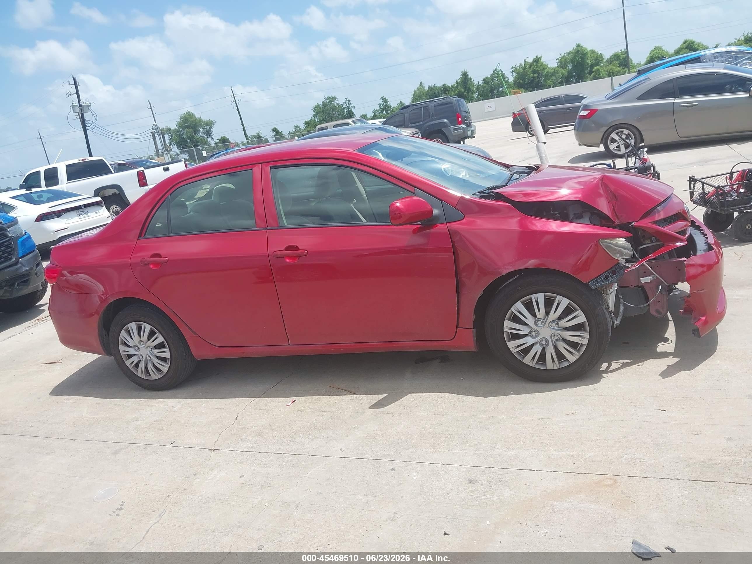 2013 Toyota Corolla L Red vin: JTDBU4EE0DJ123080