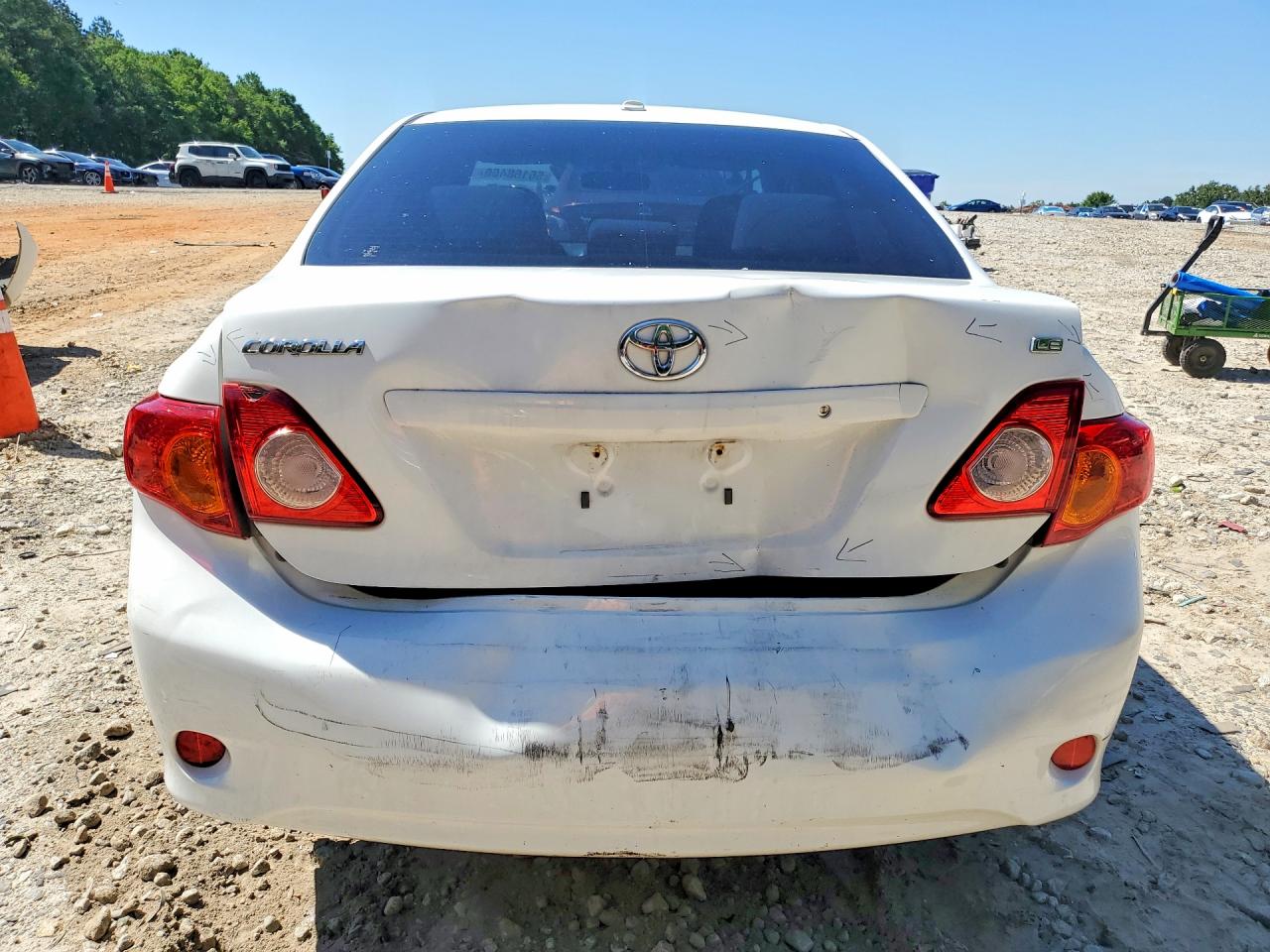 2010 Toyota Corolla Le White vin: JTDBU4EE1A9117995