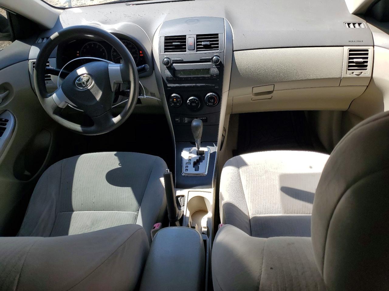 2010 Toyota Corolla Le White vin: JTDBU4EE1A9117995