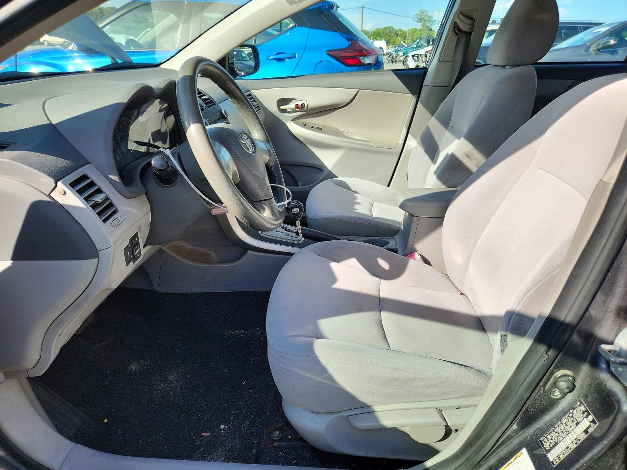 2010 Toyota Corolla Le Gray vin: JTDBU4EE1AJ058560