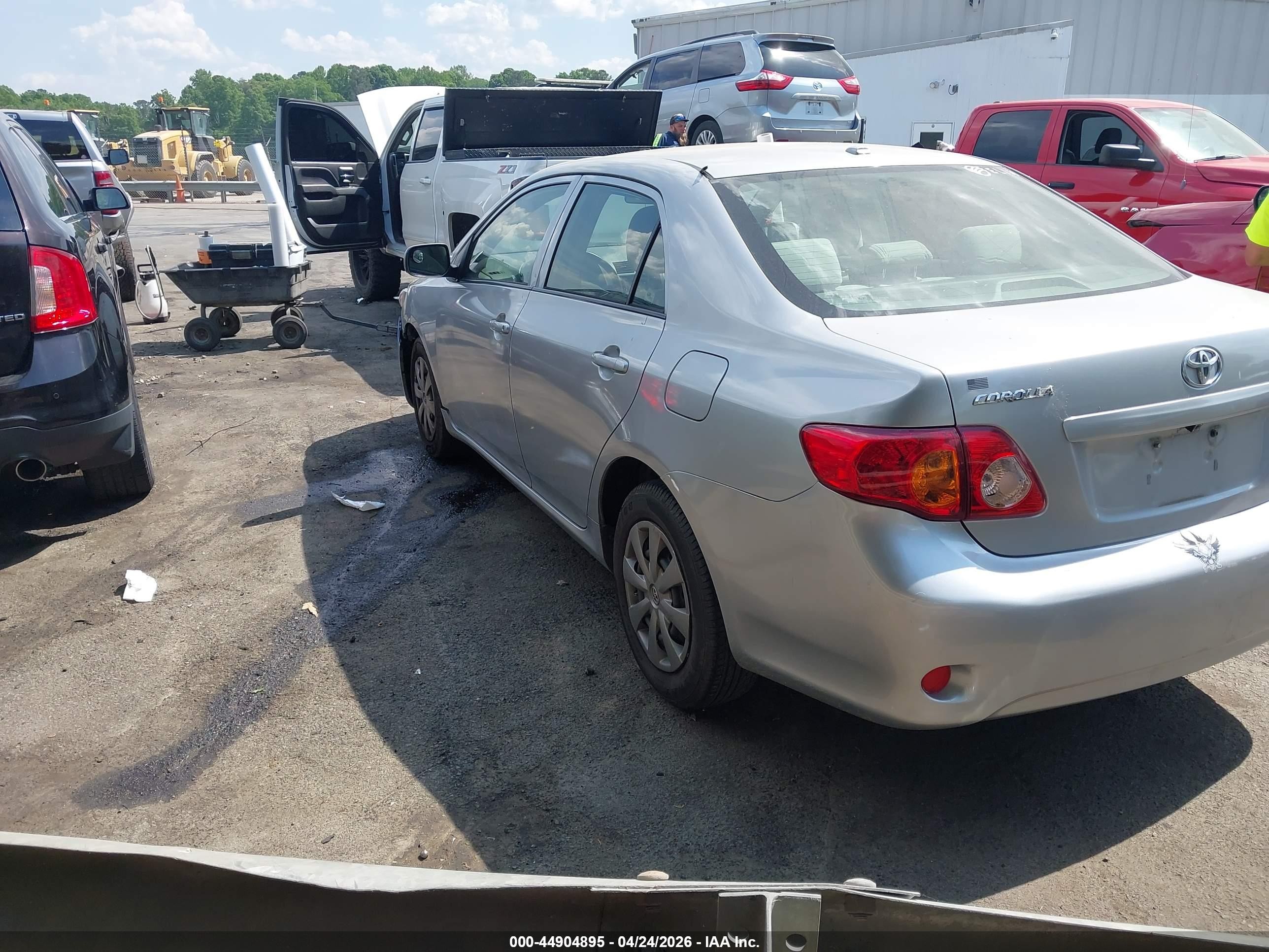 2010 Toyota Corolla Le Silver vin: JTDBU4EE1AJ067923