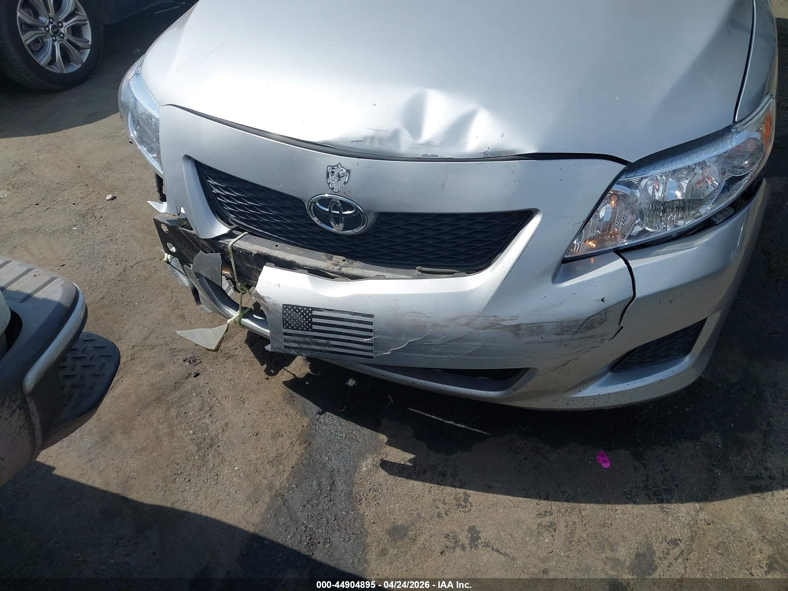 2010 Toyota Corolla Le Silver vin: JTDBU4EE1AJ067923