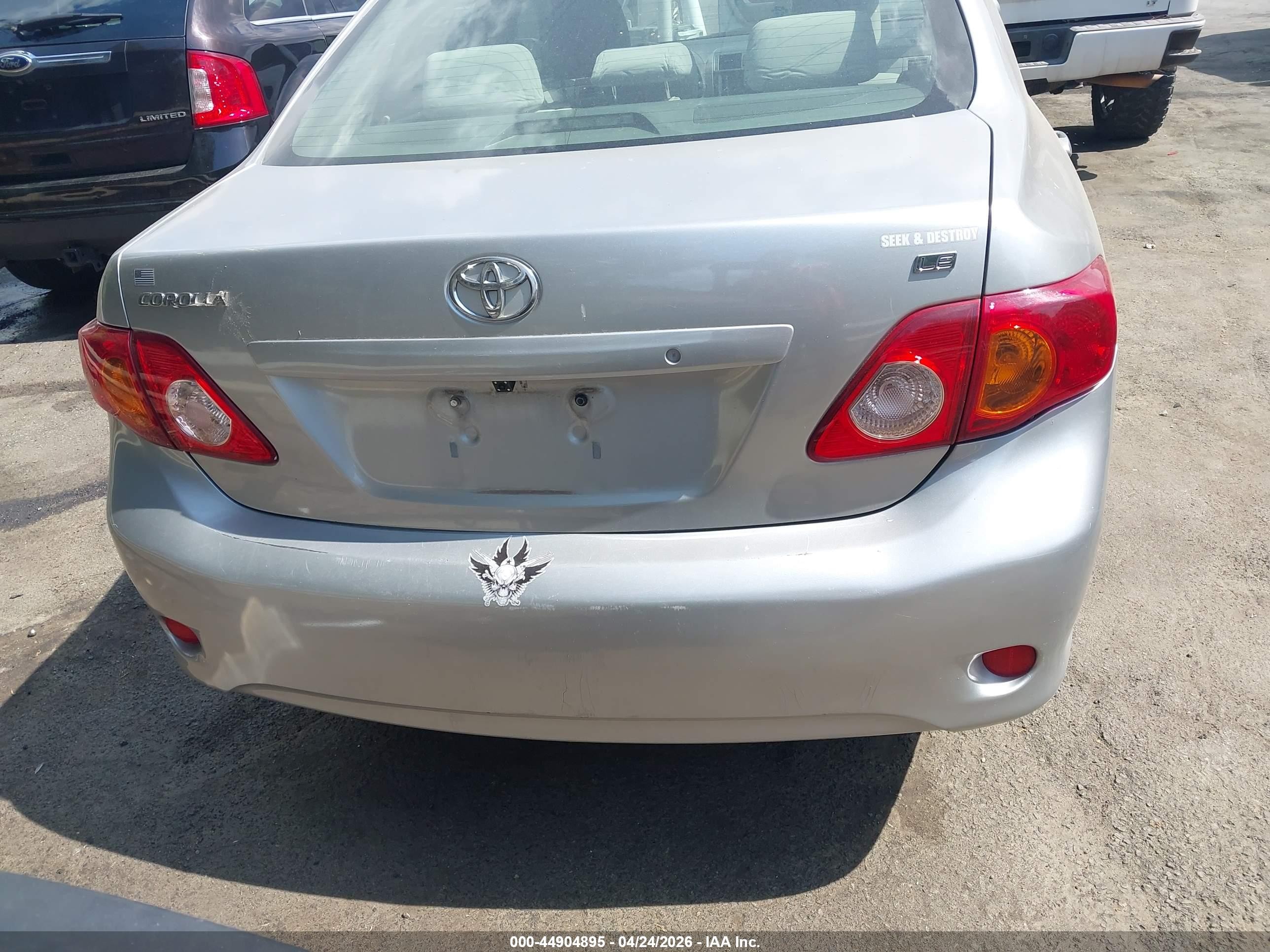 2010 Toyota Corolla Le Silver vin: JTDBU4EE1AJ067923