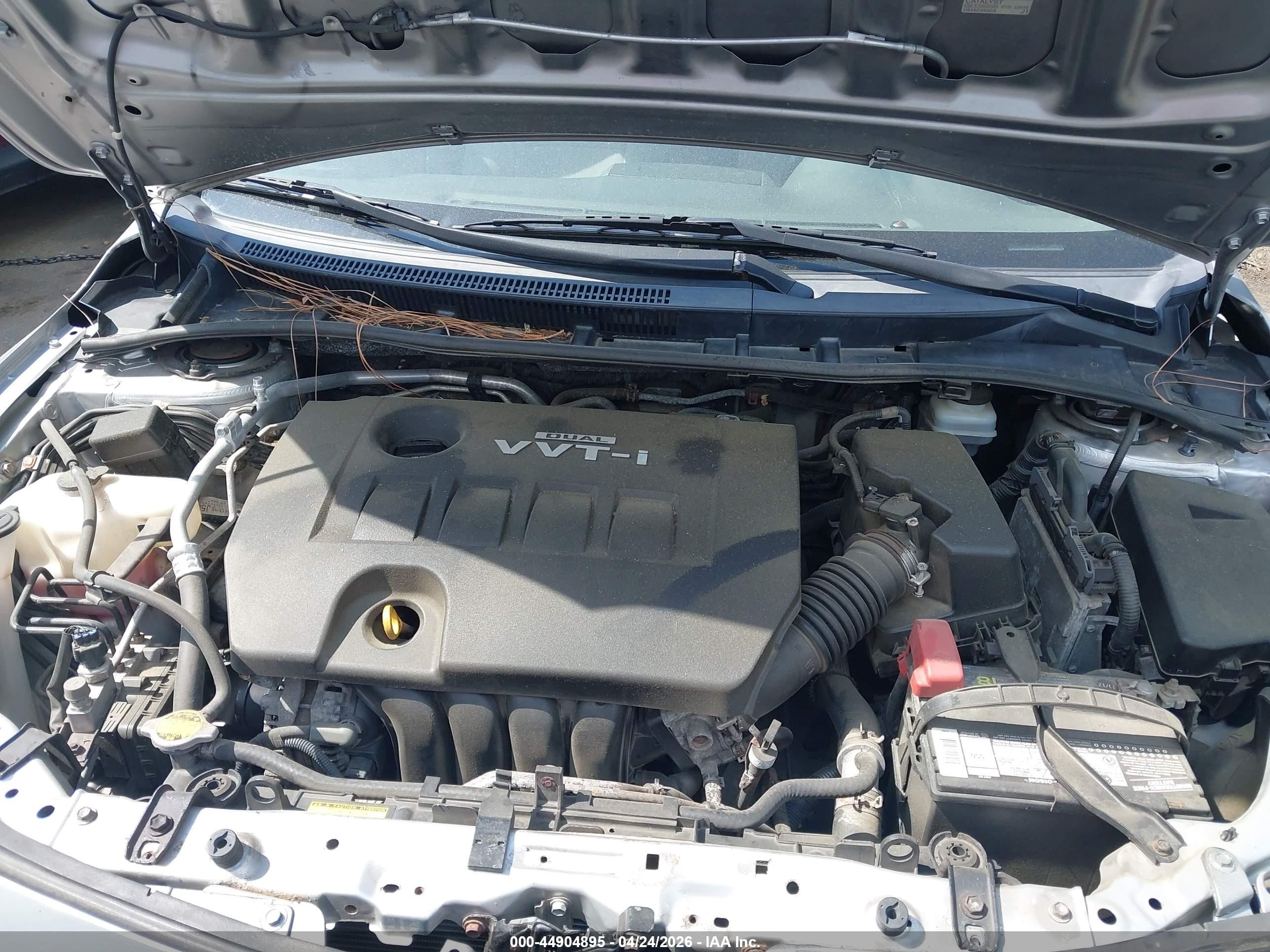 2010 Toyota Corolla Le Silver vin: JTDBU4EE1AJ067923