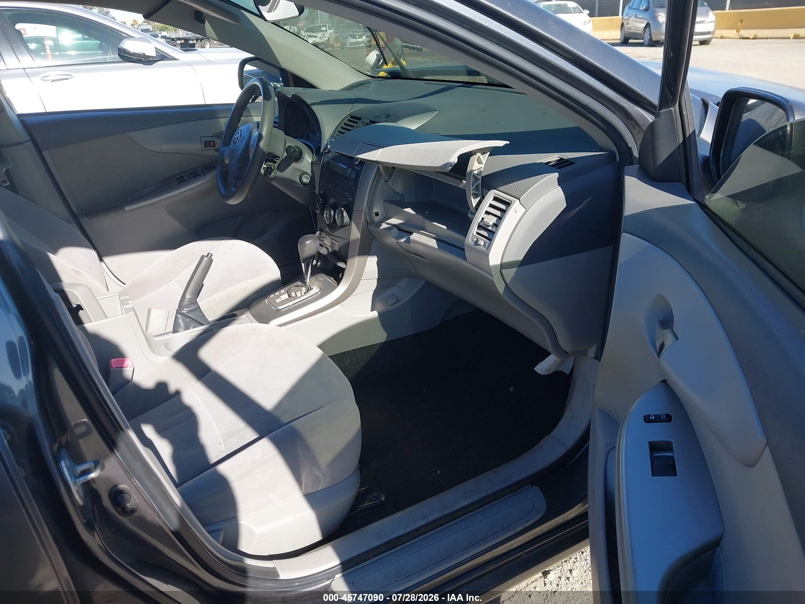 2010 Toyota Corolla Le Gray vin: JTDBU4EE1AJ070398