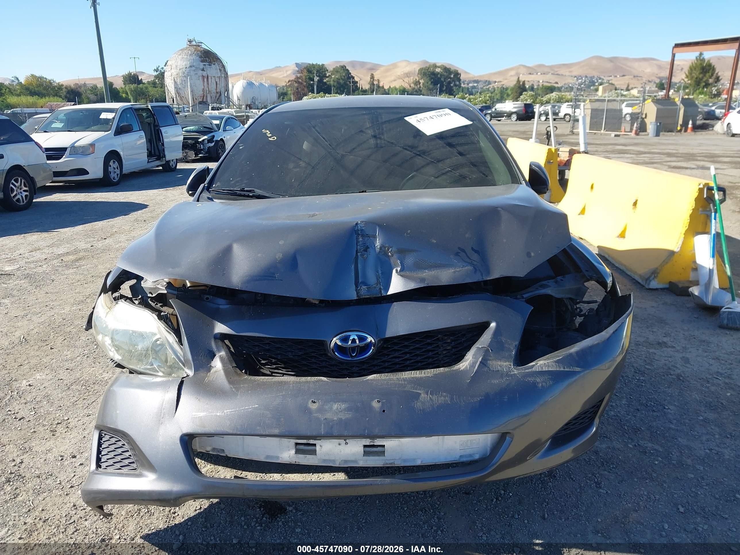 2010 Toyota Corolla Le Gray vin: JTDBU4EE1AJ070398