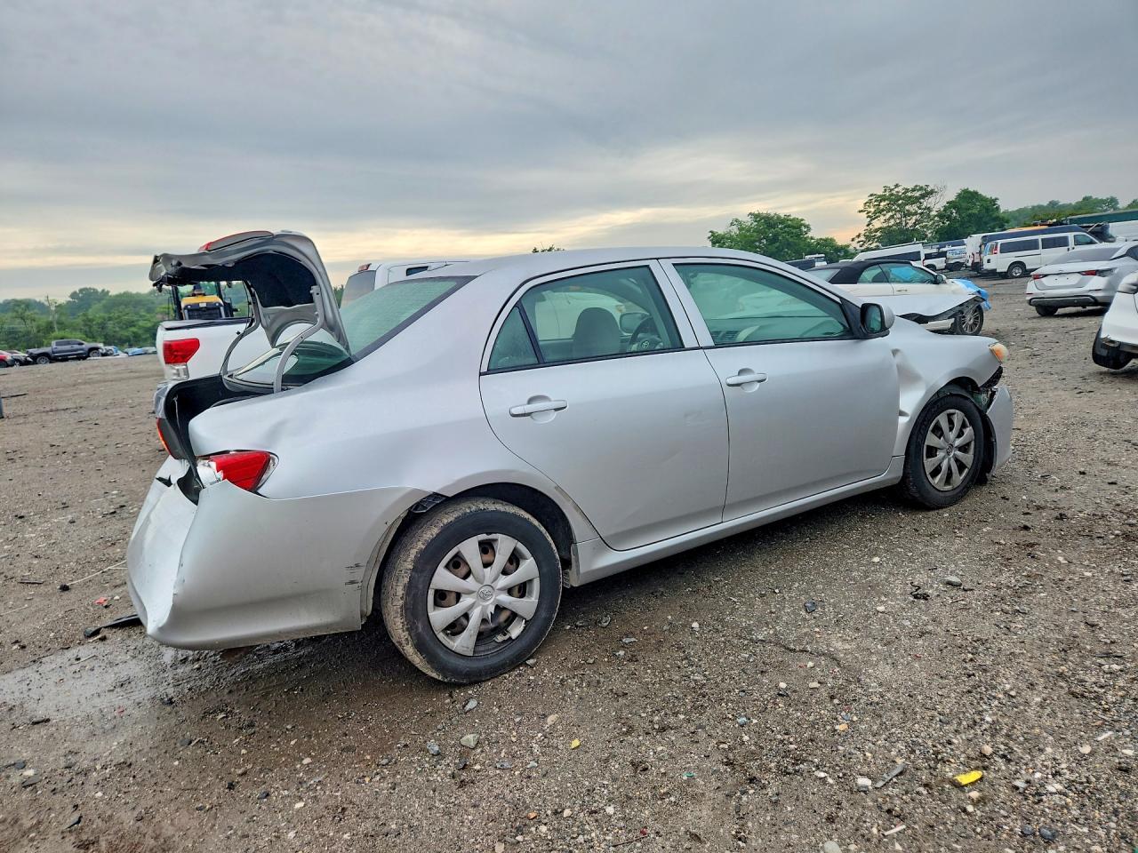 2010 Toyota Corolla Le Серебряный vin: JTDBU4EE1AJ072104