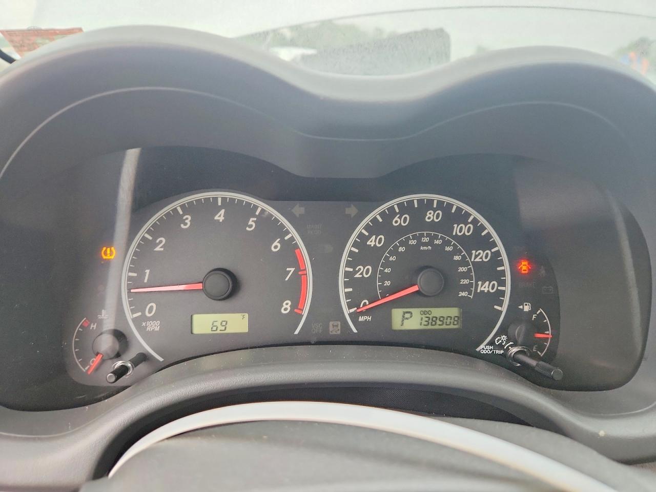 2010 Toyota Corolla Le Серебряный vin: JTDBU4EE1AJ072104