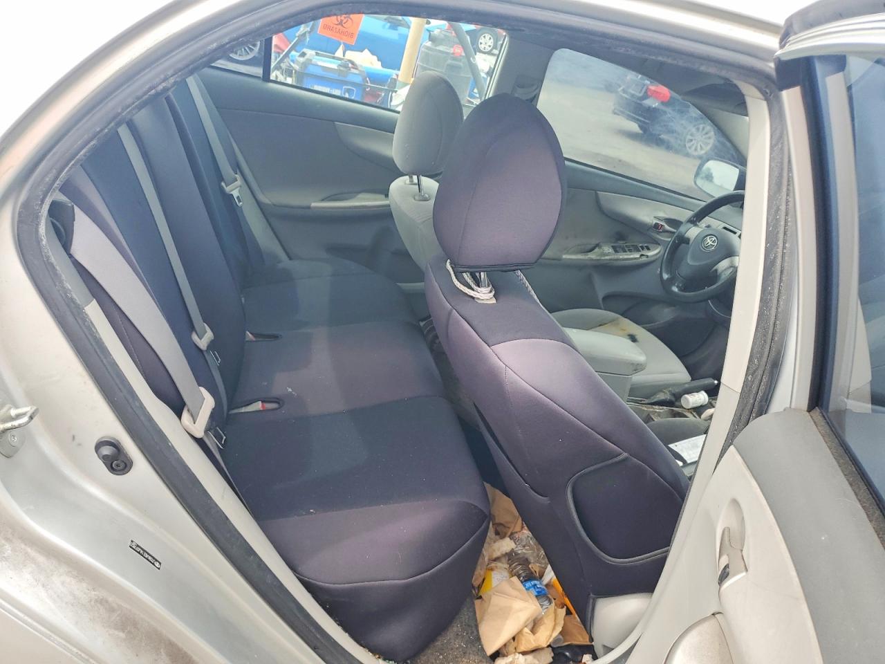 2010 Toyota Corolla Le Silver vin: JTDBU4EE1AJ077822