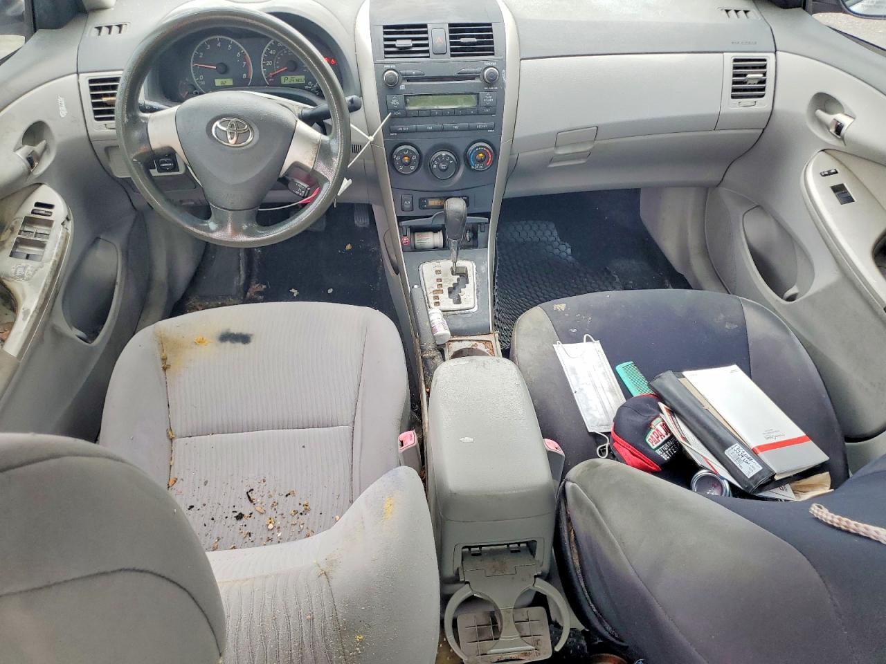 2010 Toyota Corolla Le Silver vin: JTDBU4EE1AJ077822
