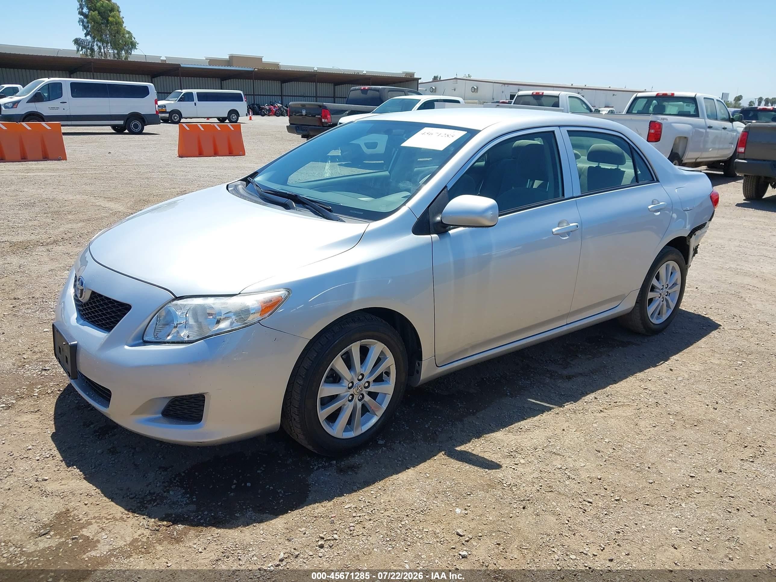 2010 Toyota Corolla Le Серебряный vin: JTDBU4EE1AJ079084