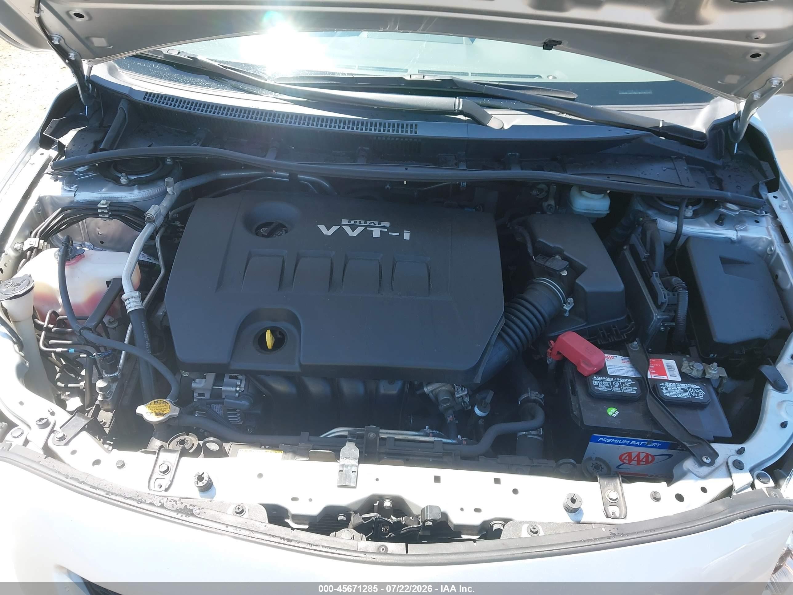 2010 Toyota Corolla Le Серебряный vin: JTDBU4EE1AJ079084