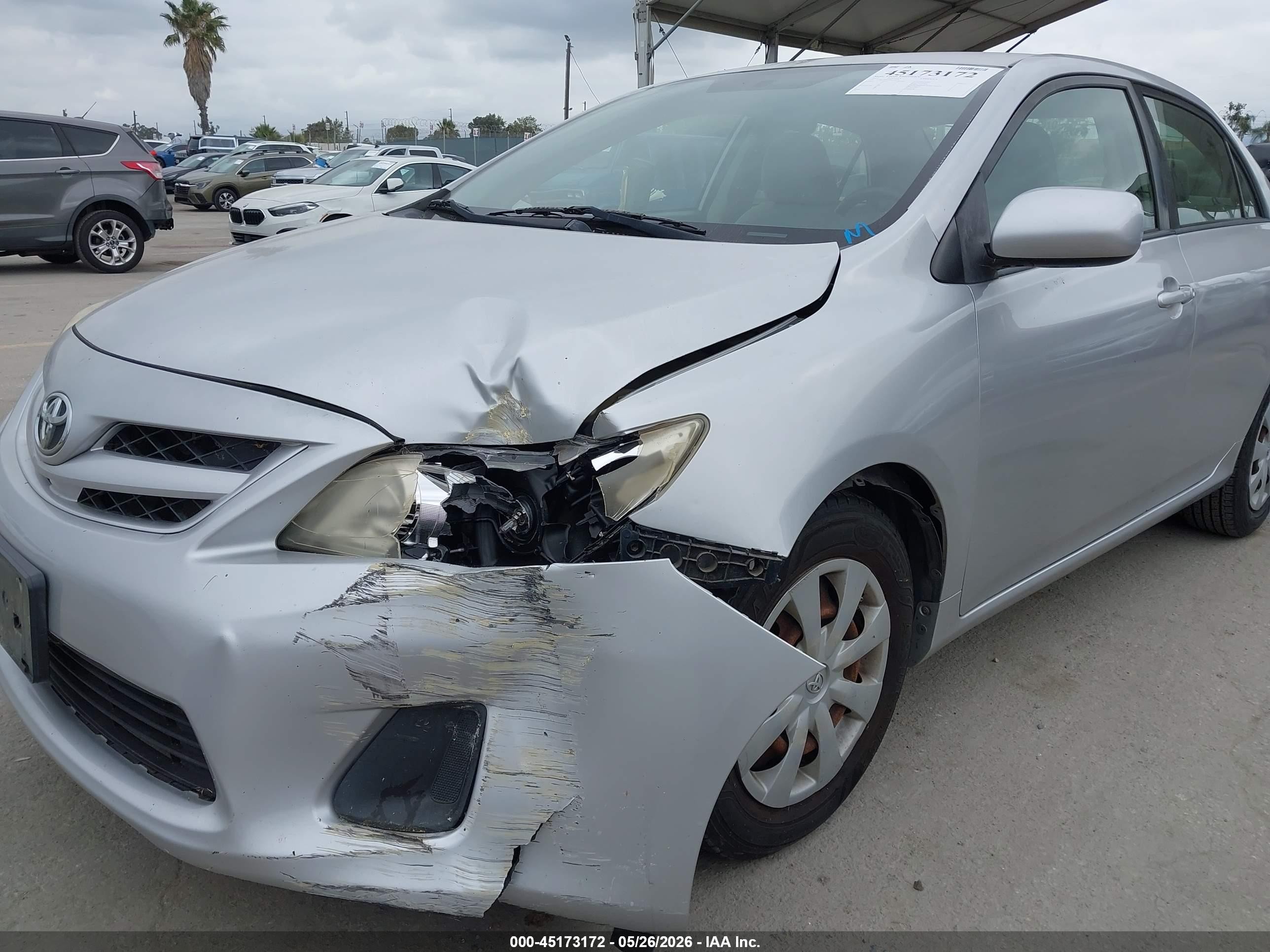2011 Toyota Corolla Le Silver vin: JTDBU4EE1B9129534
