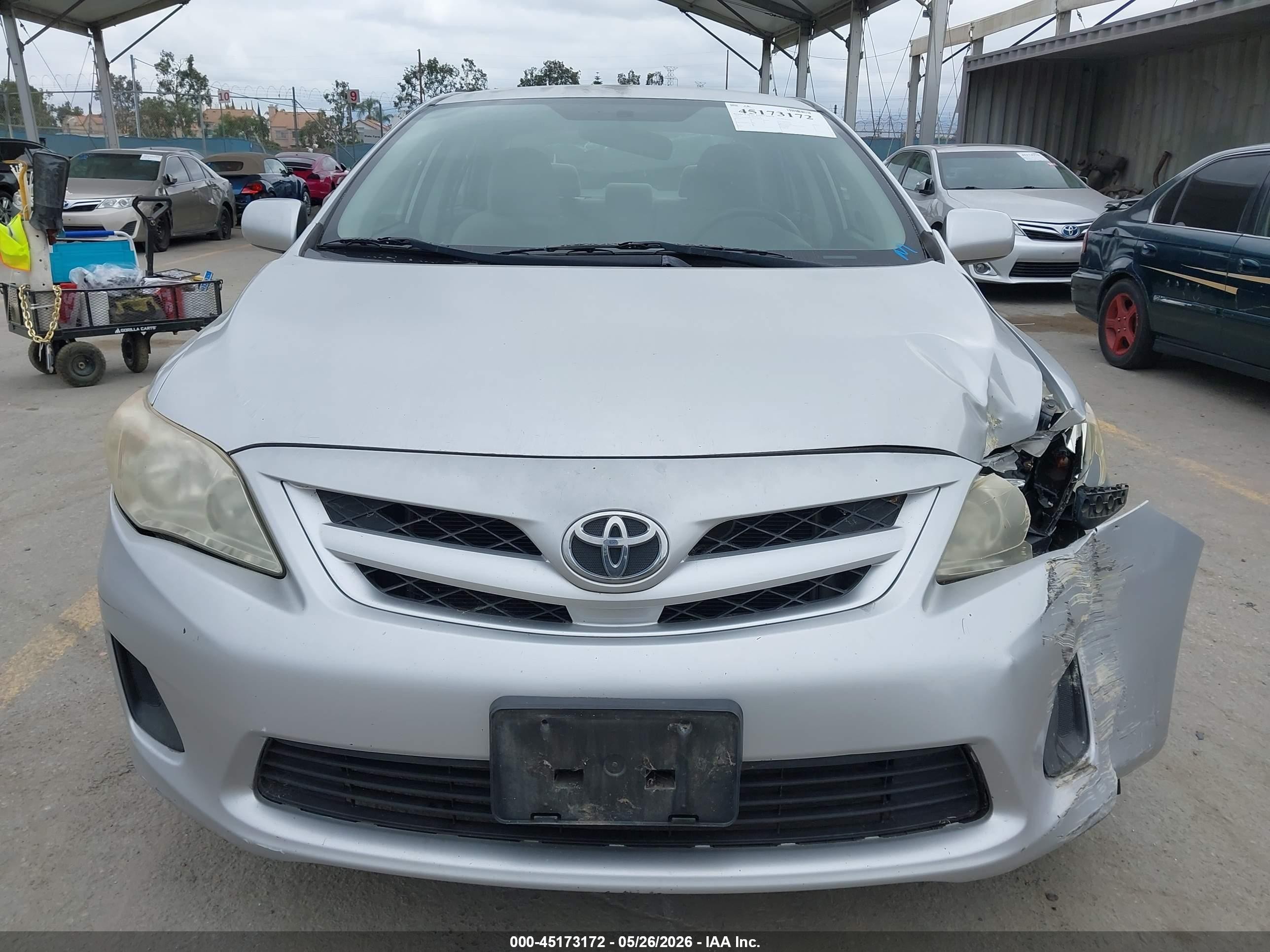 2011 Toyota Corolla Le Silver vin: JTDBU4EE1B9129534