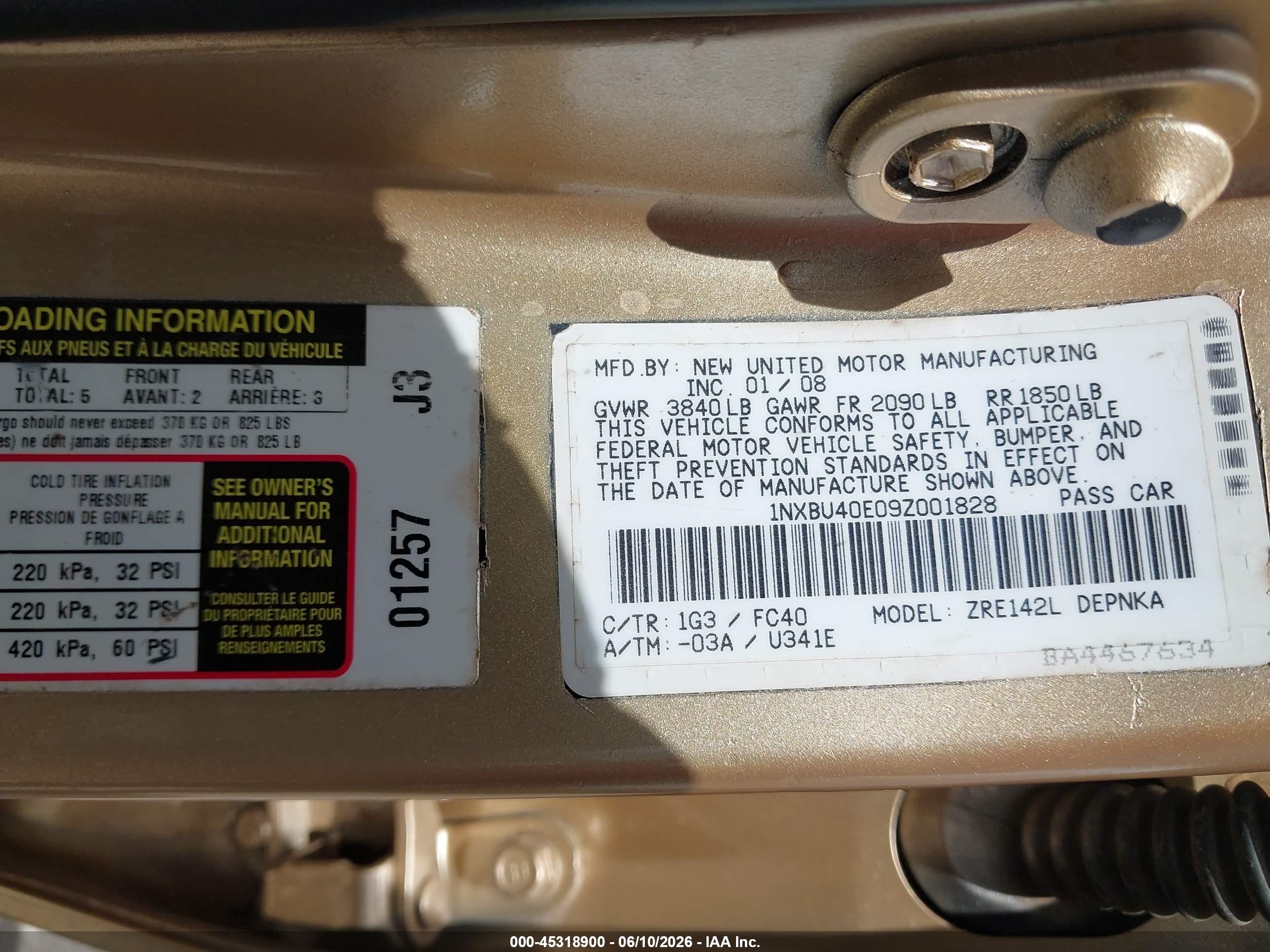 2011 Toyota Corolla Le Gold vin: JTDBU4EE1B9141375