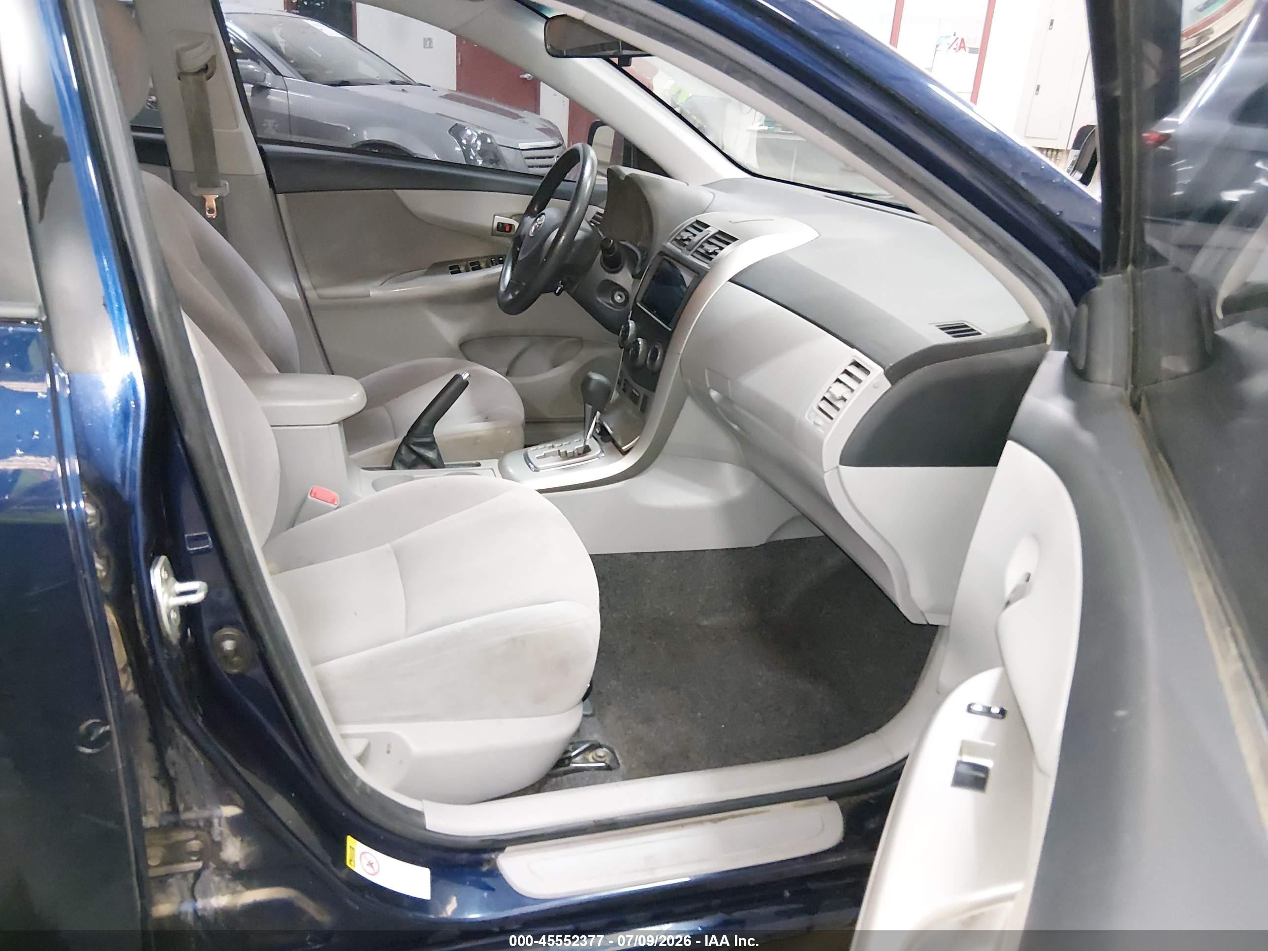 2011 Toyota Corolla Le Blue vin: JTDBU4EE1B9142347