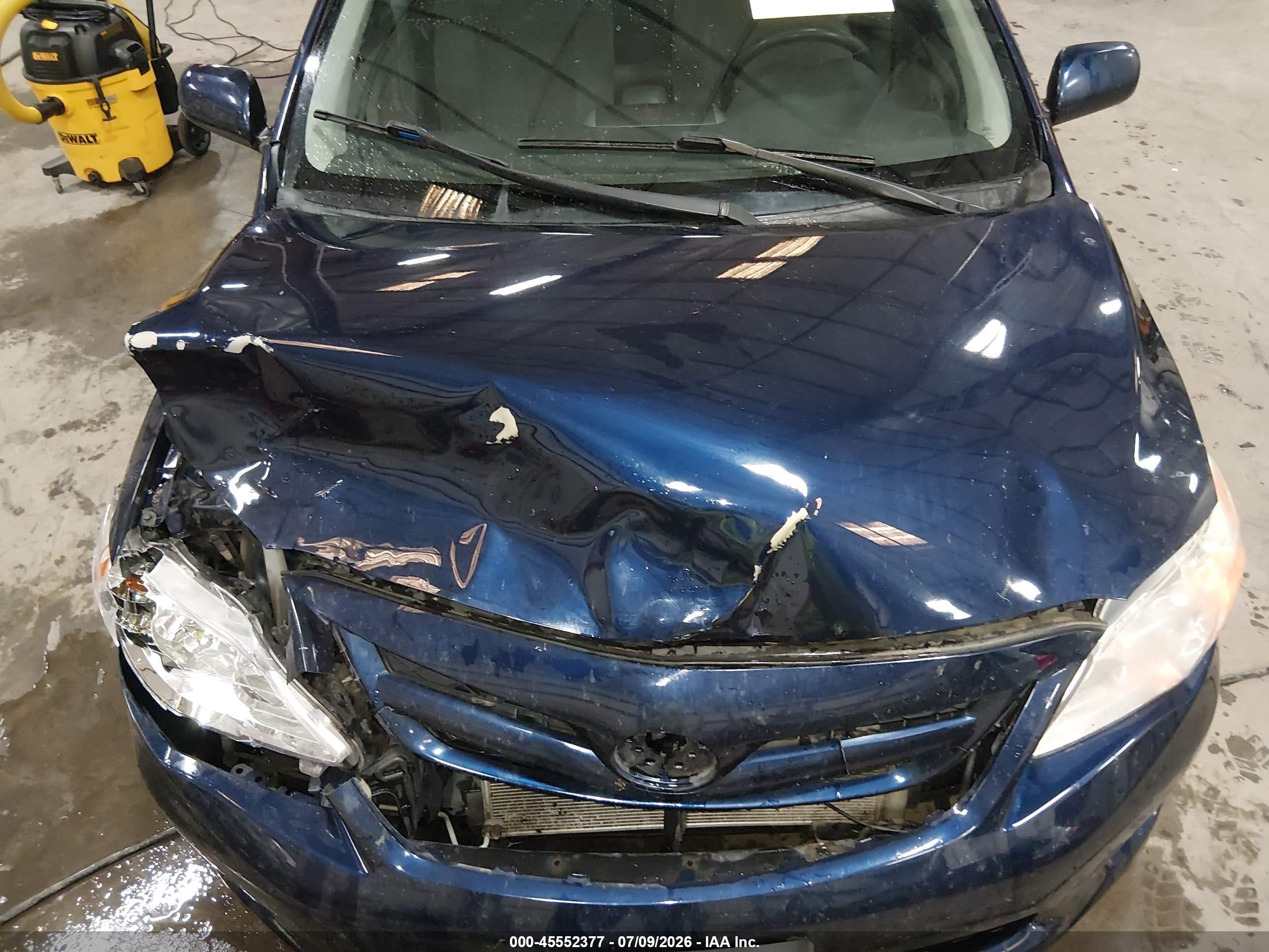 2011 Toyota Corolla Le Blue vin: JTDBU4EE1B9142347