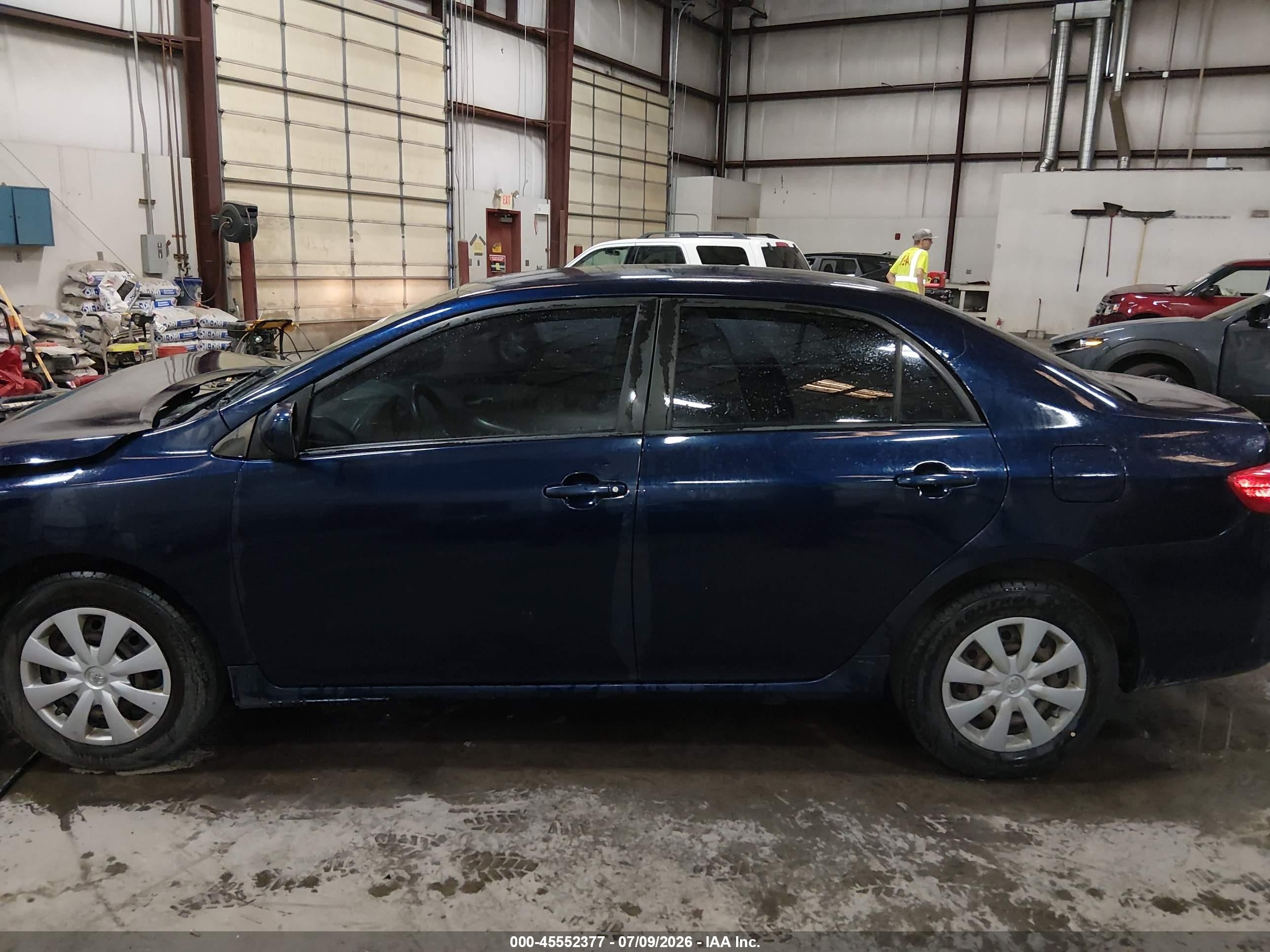 2011 Toyota Corolla Le Blue vin: JTDBU4EE1B9142347