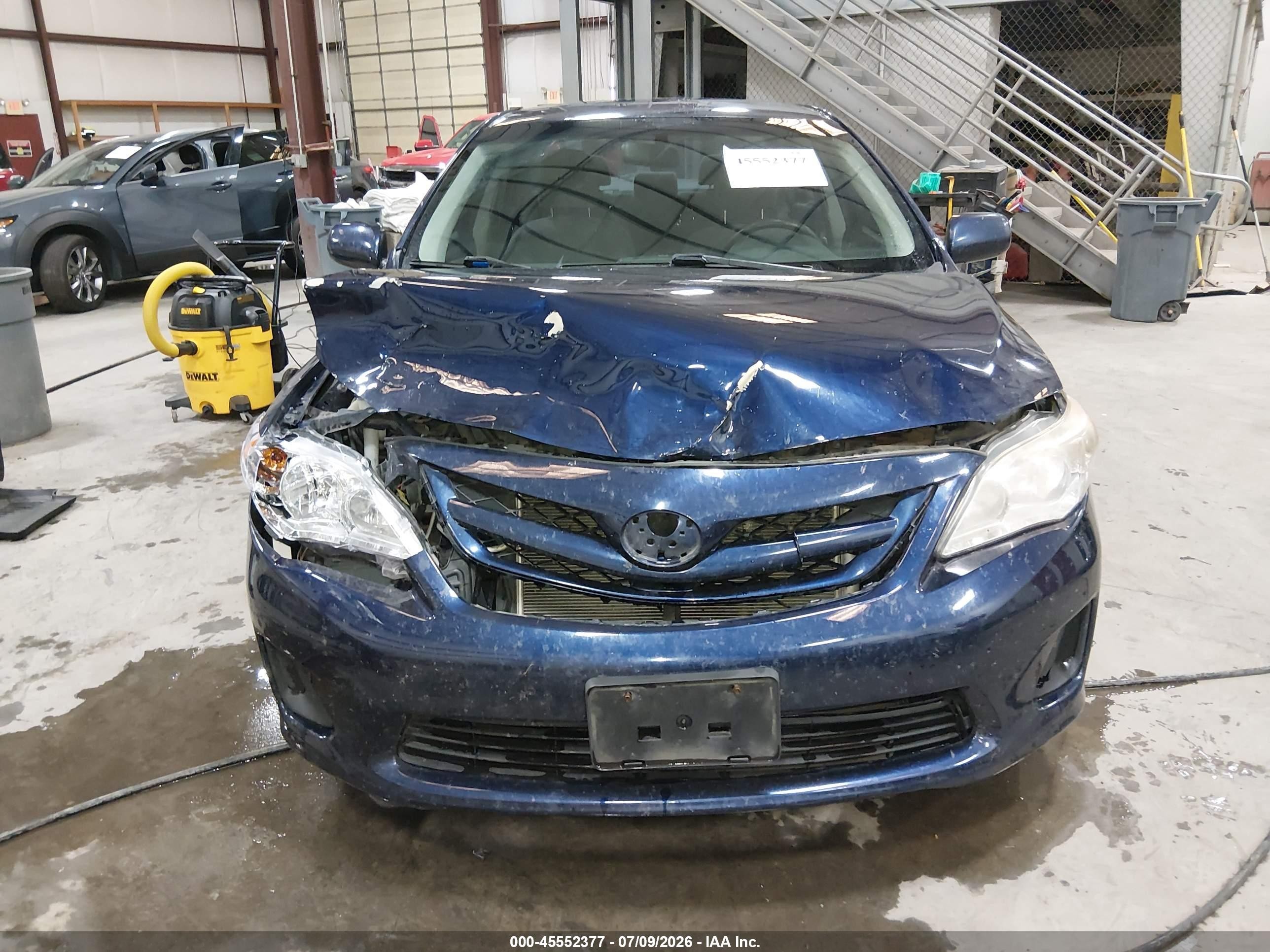 2011 Toyota Corolla Le Blue vin: JTDBU4EE1B9142347