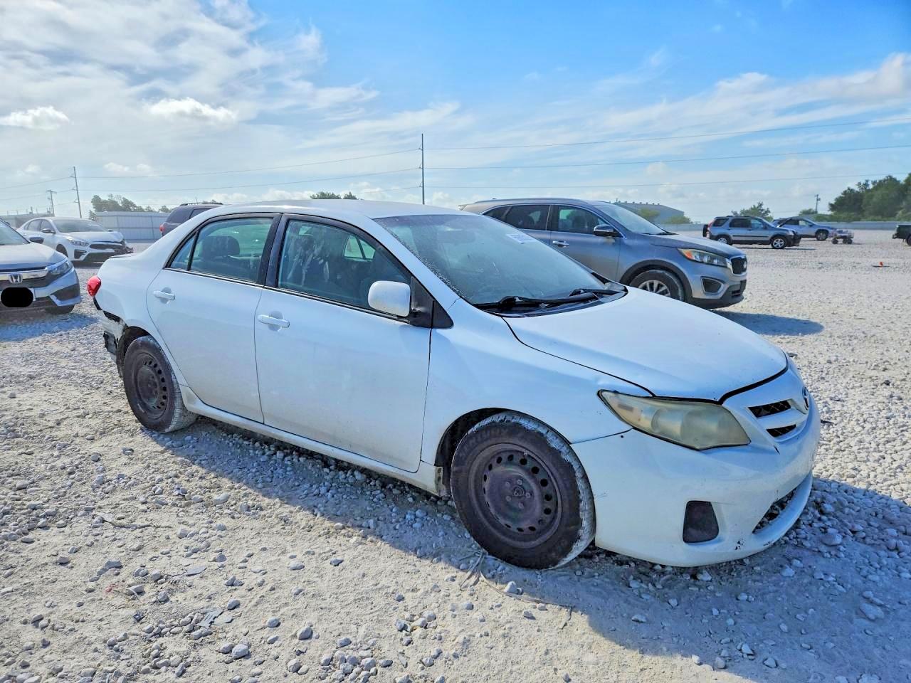 2011 Toyota Corolla Le Белый vin: JTDBU4EE1B9154725