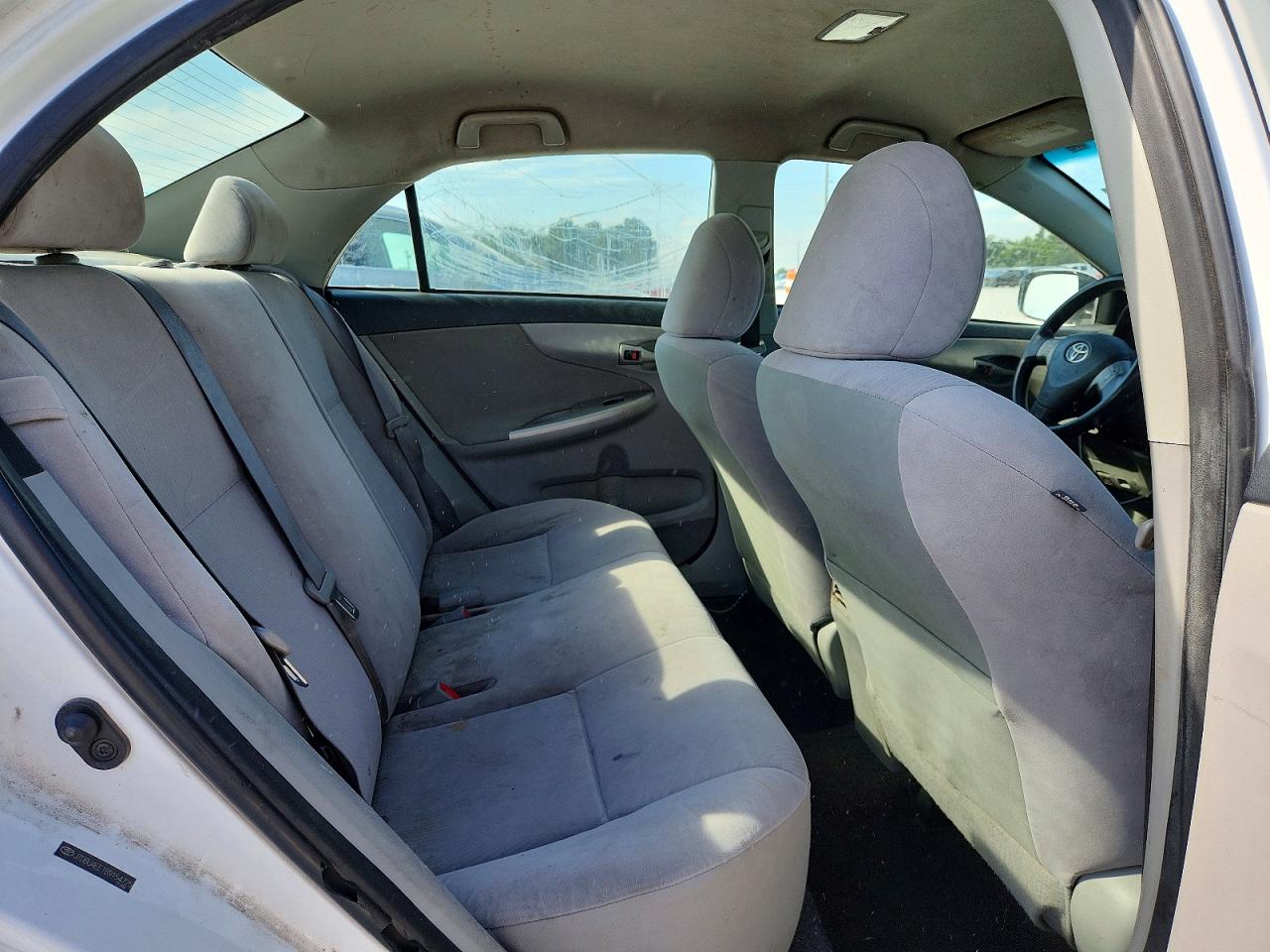 2011 Toyota Corolla Le Белый vin: JTDBU4EE1B9154725