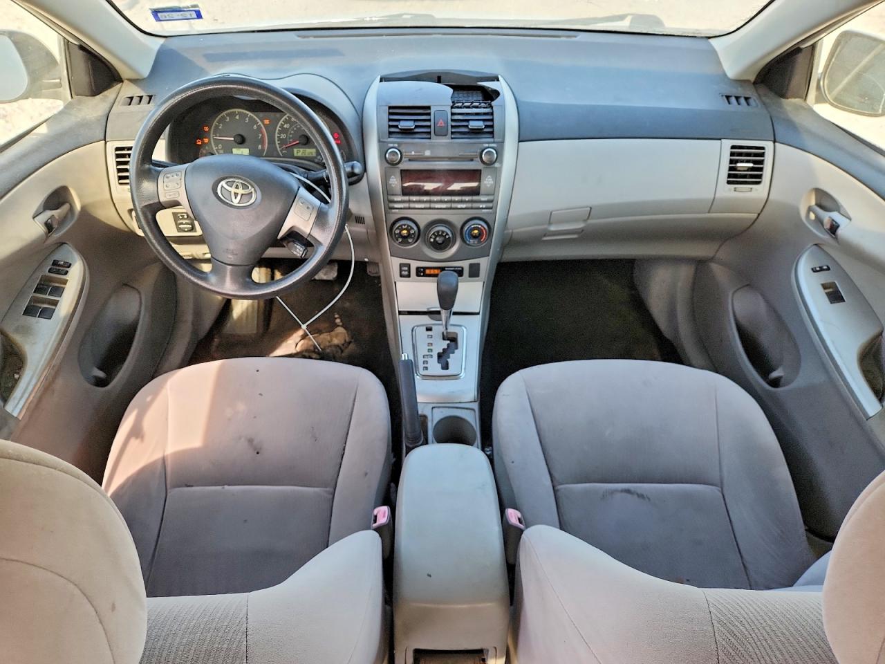 2011 Toyota Corolla Le Белый vin: JTDBU4EE1B9154725