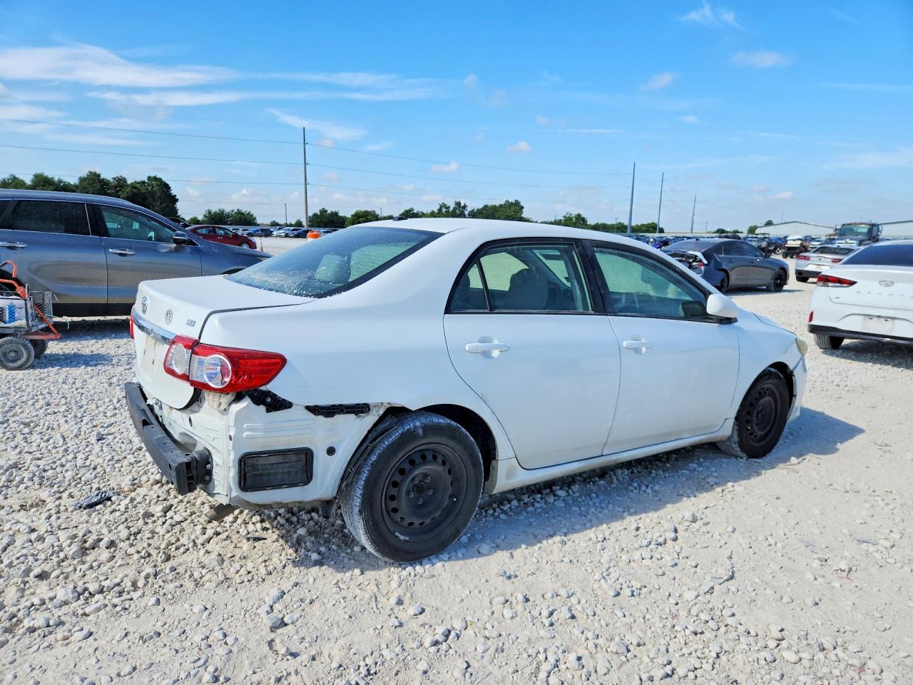 2011 Toyota Corolla Le Белый vin: JTDBU4EE1B9154725