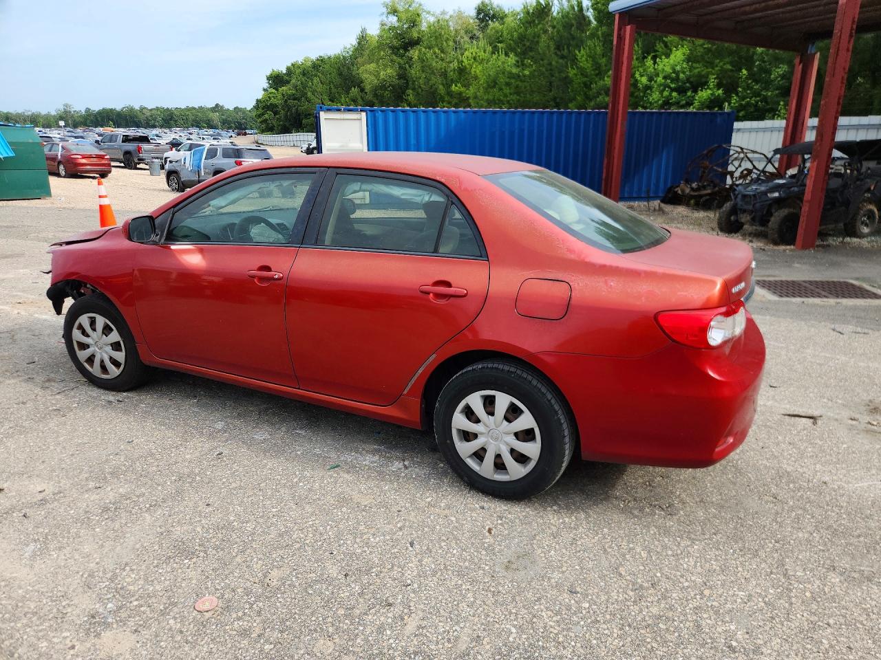 2011 Toyota Corolla Le Red vin: JTDBU4EE1B9155731