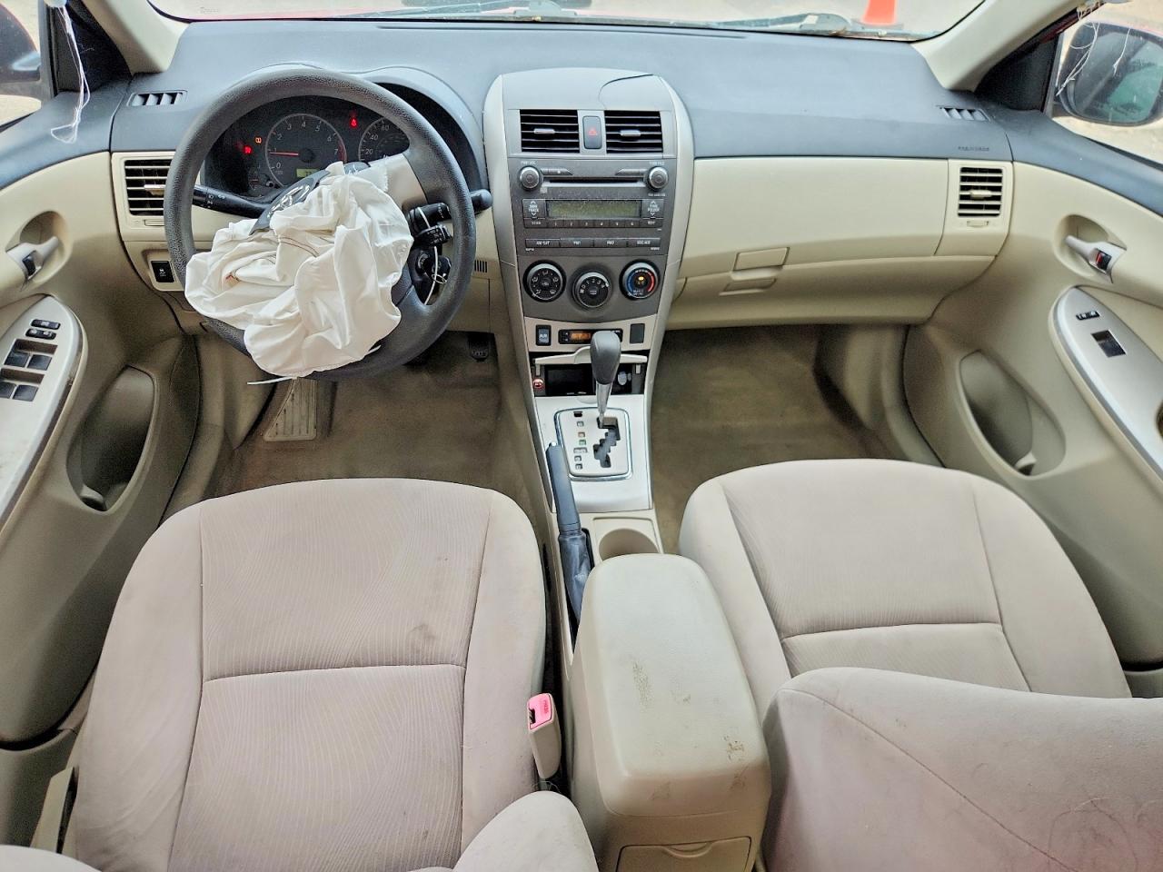 2011 Toyota Corolla Le Red vin: JTDBU4EE1B9155731