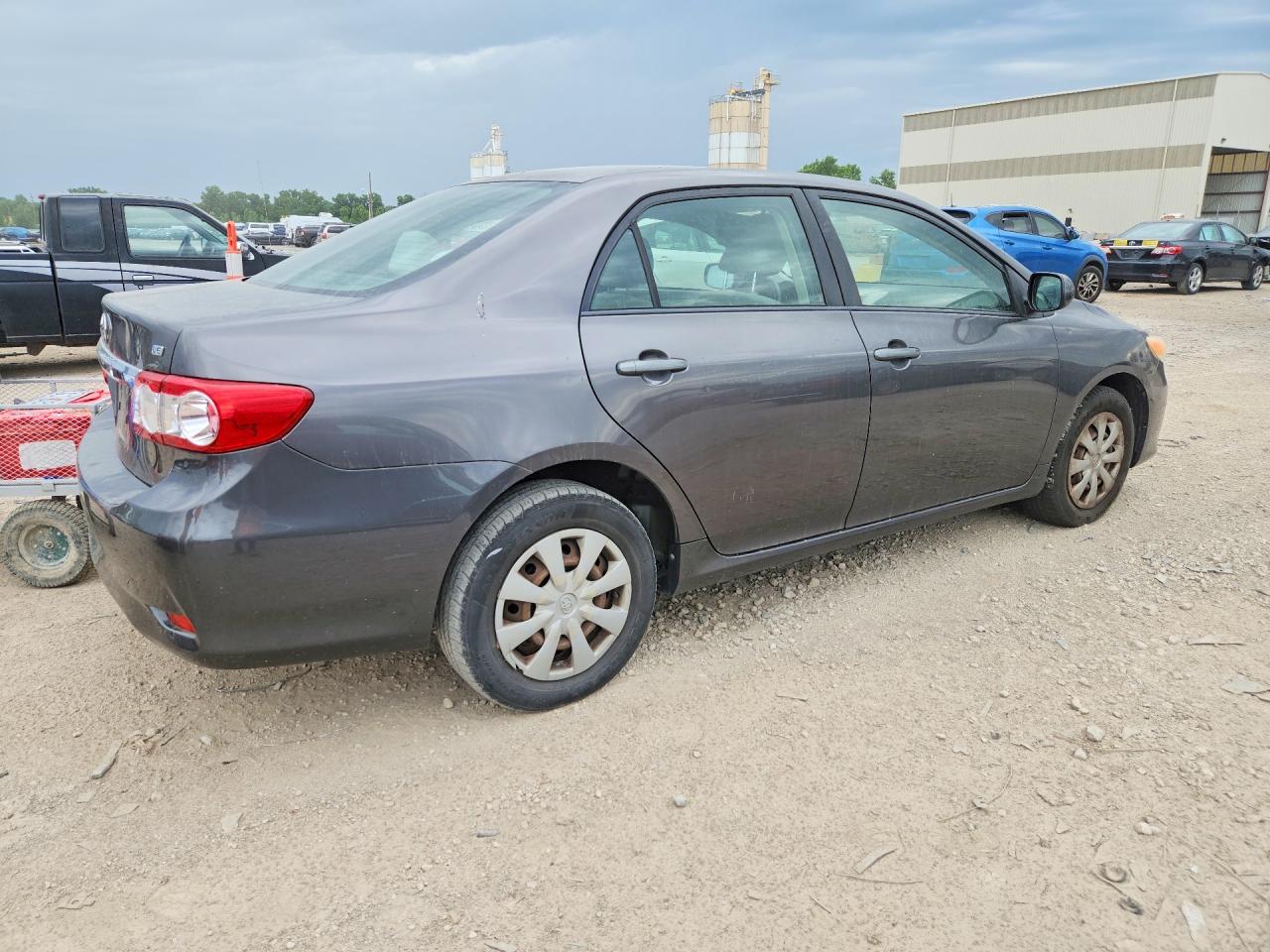2011 Toyota Corolla Le Gray vin: JTDBU4EE1BJ092127