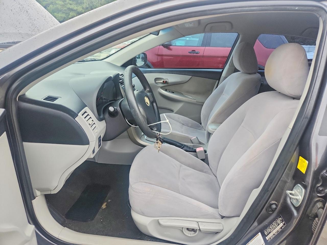 2011 Toyota Corolla Le Gray vin: JTDBU4EE1BJ094282