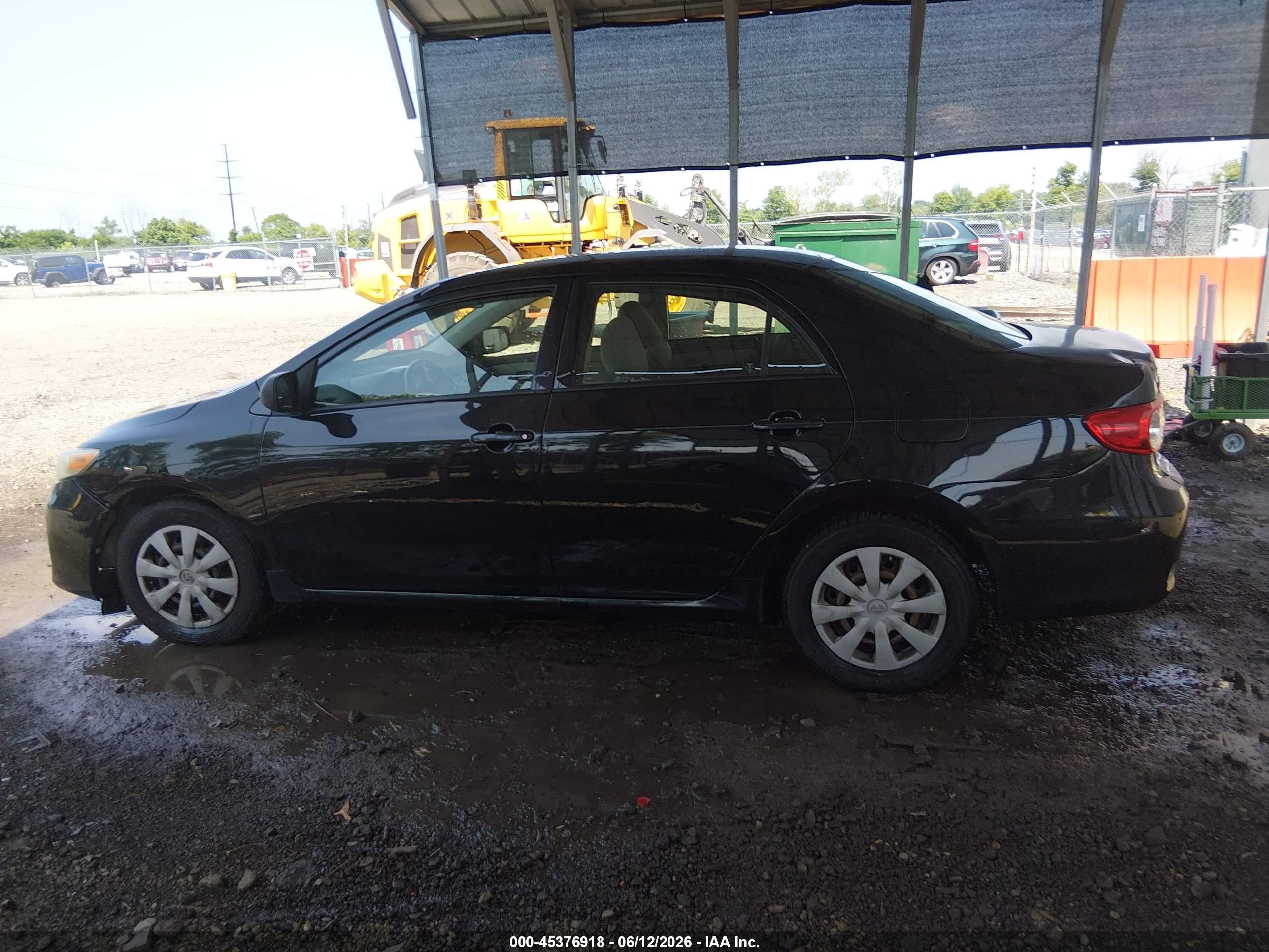 2011 Toyota Corolla Le Black vin: JTDBU4EE1BJ097134