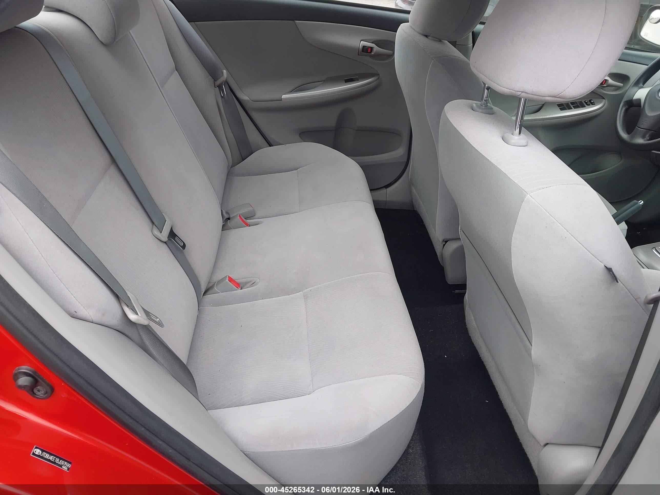 2011 Toyota Corolla Le Red vin: JTDBU4EE1BJ097599